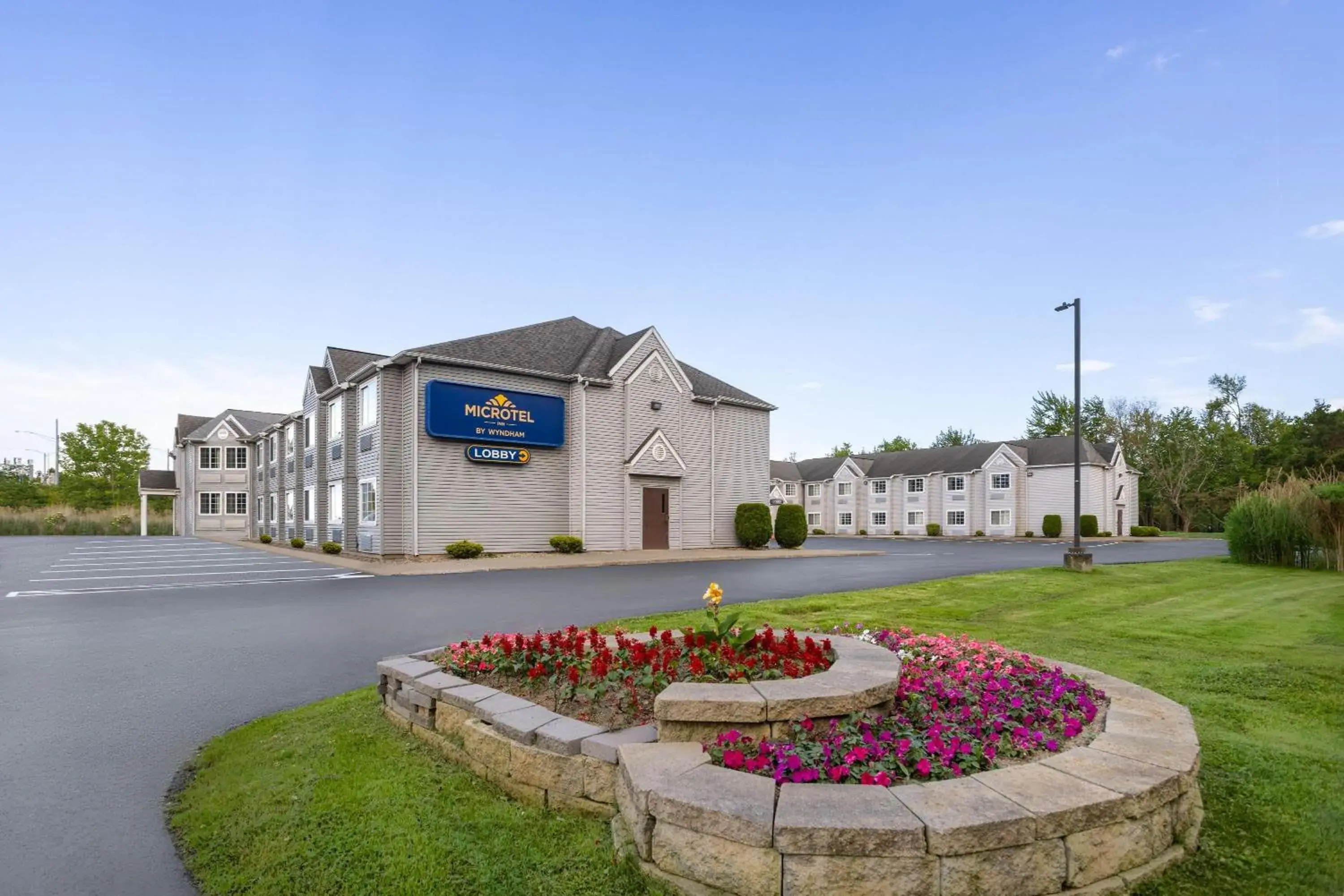 Property building in Microtel Inn by Wyndham - Albany Airport Property building in Microtel Inn by Wyndham - Albany Airport