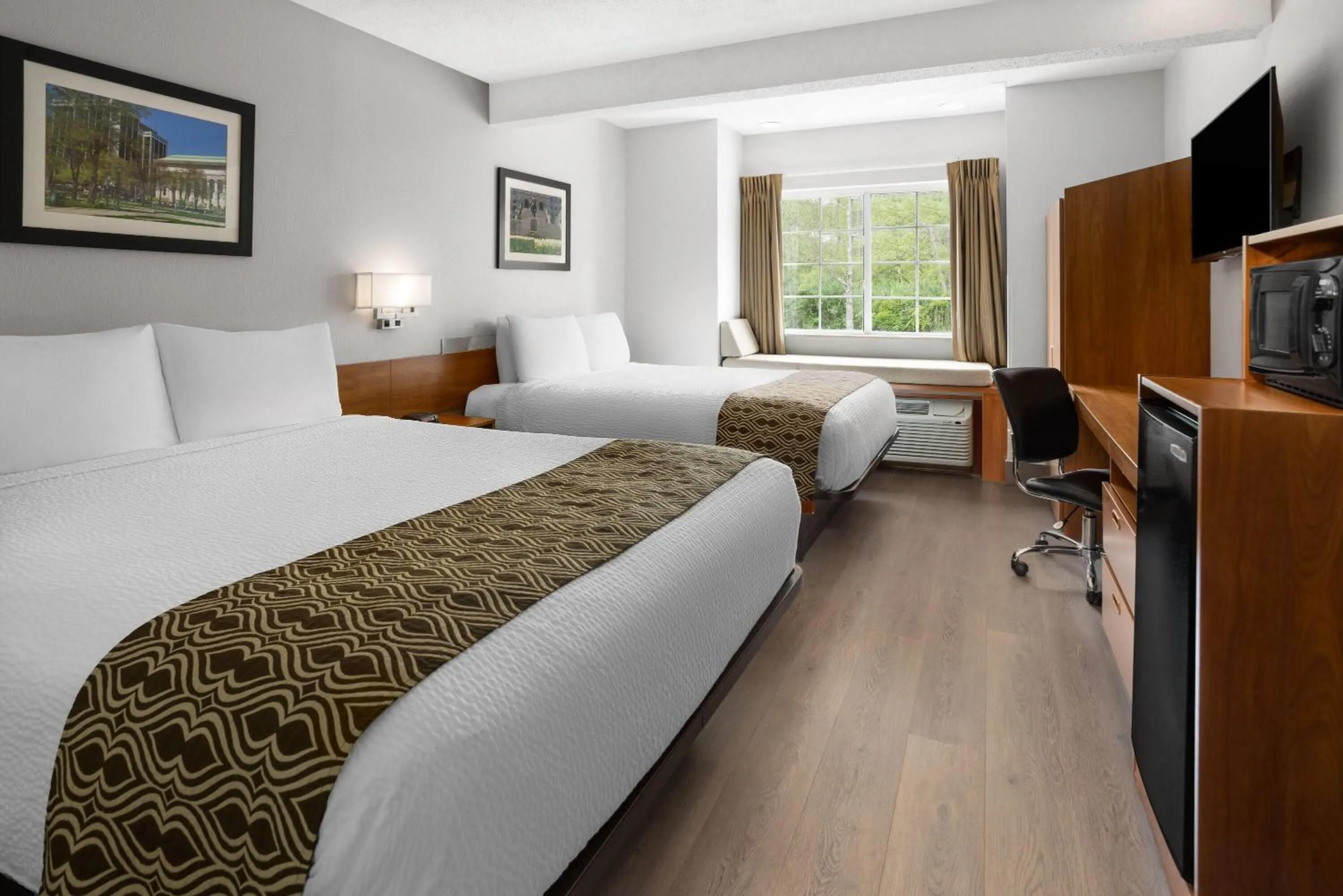 Photo of the whole room, Bed in Microtel Inn by Wyndham - Albany Airport