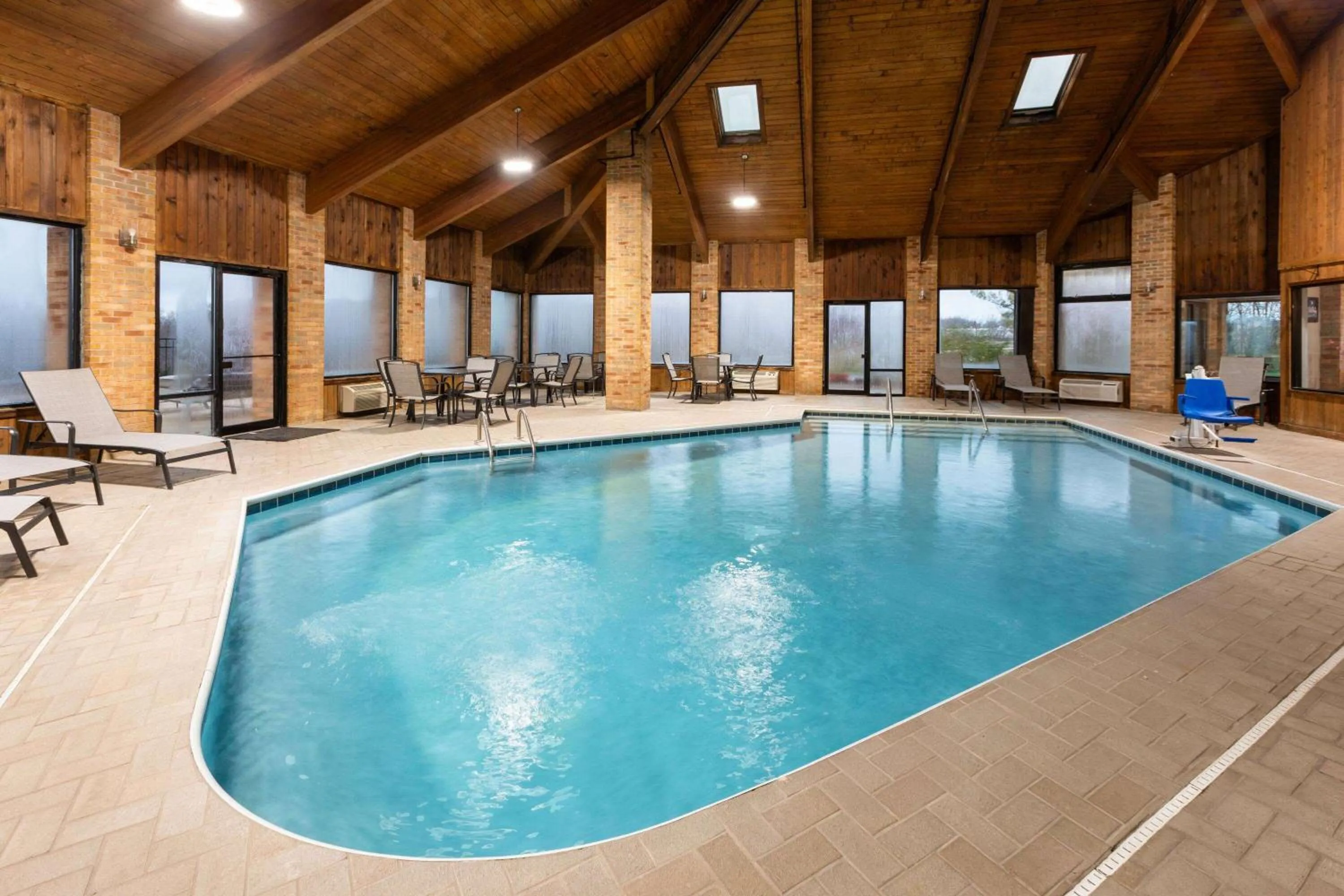 Swimming pool in Baymont by Wyndham Warrenton