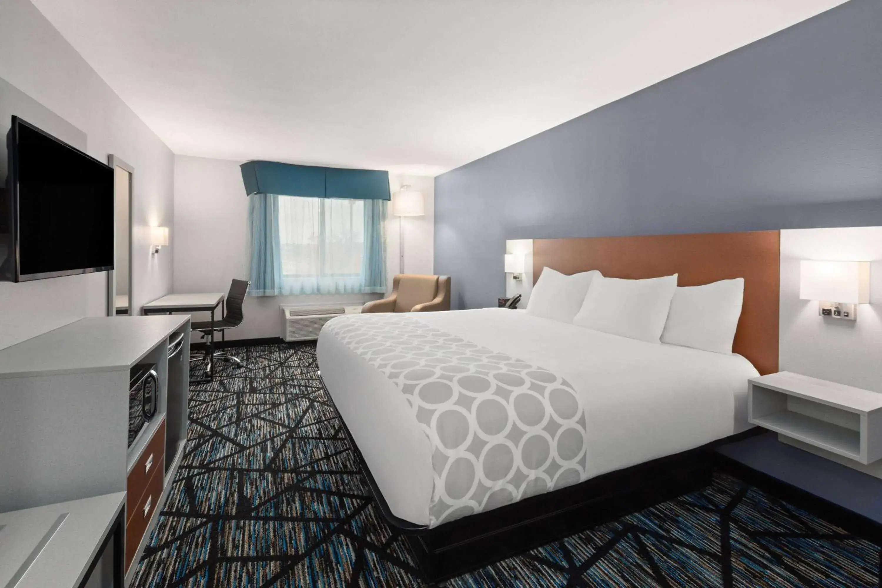 King Room - Non-Smoking in Baymont by Wyndham Warrenton King Room - Non-Smoking in Baymont by Wyndham Warrenton