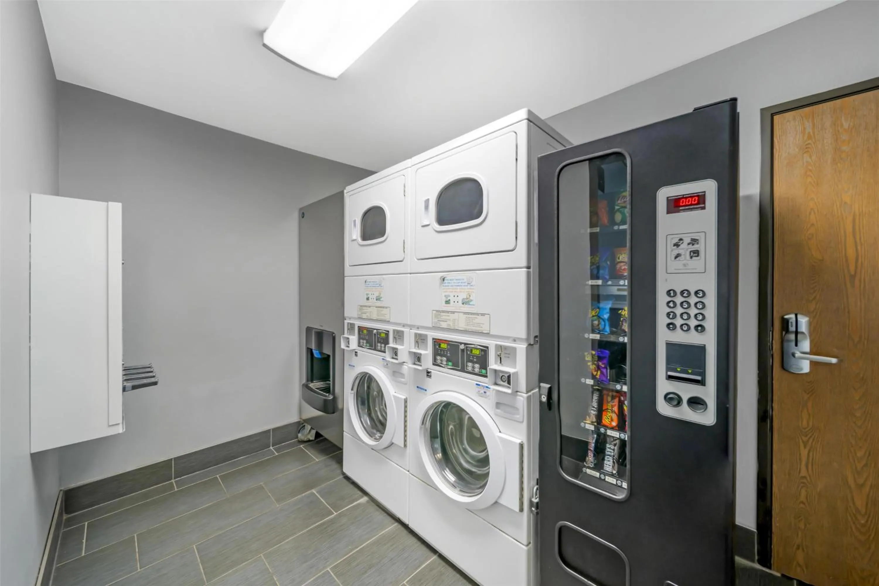 laundry in Best Western Antelope Inn & Suites