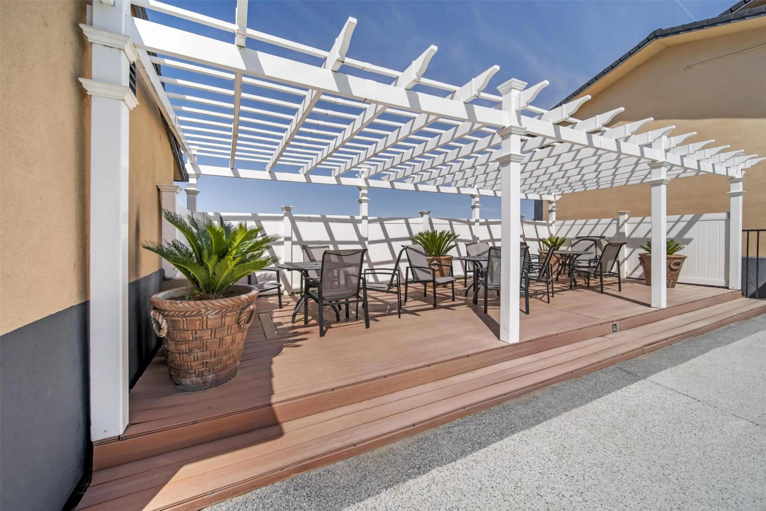 Property building in Best Western Antelope Inn & Suites