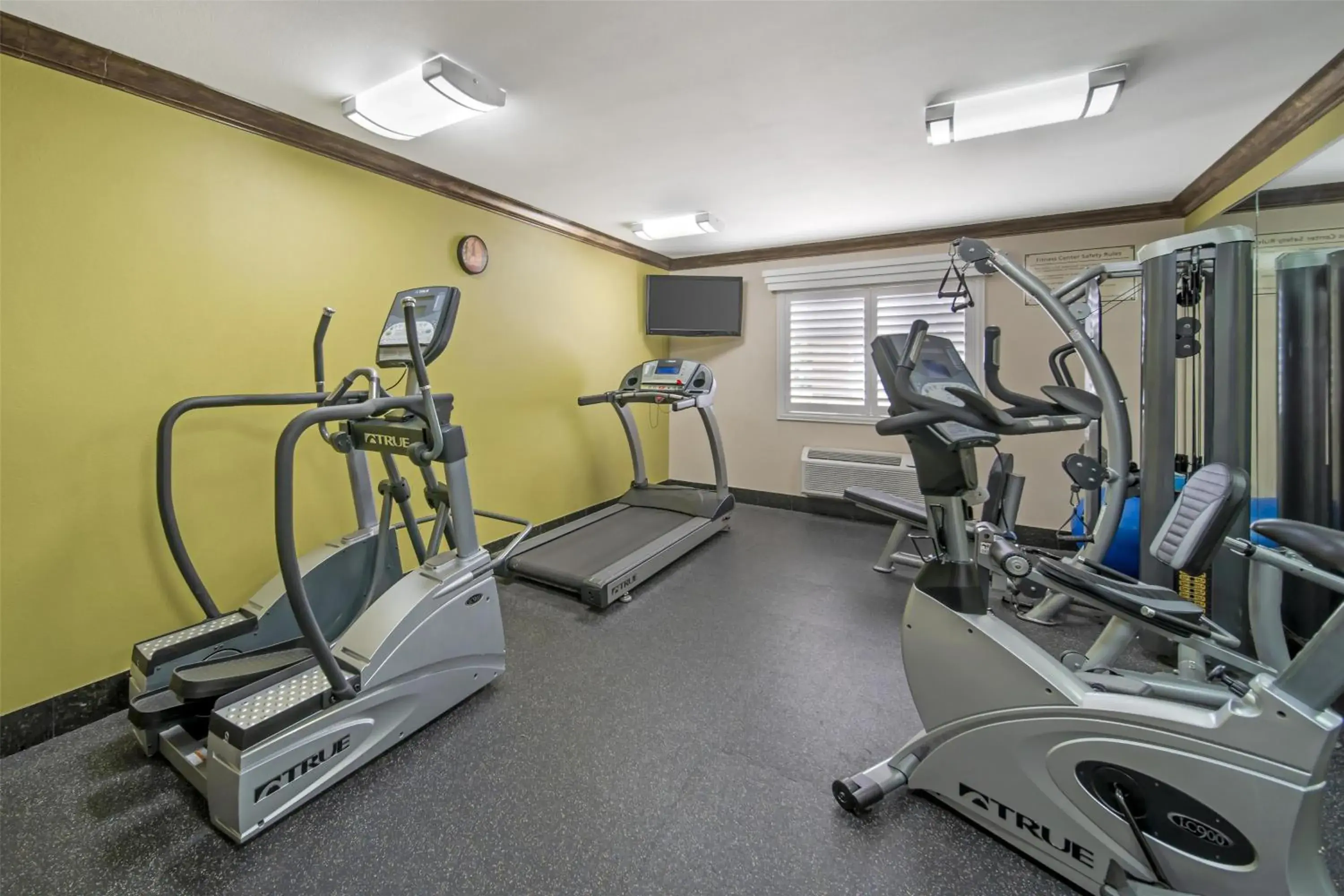 Fitness centre/facilities in Best Western Antelope Inn & Suites Fitness centre/facilities in Best Western Antelope Inn & Suites