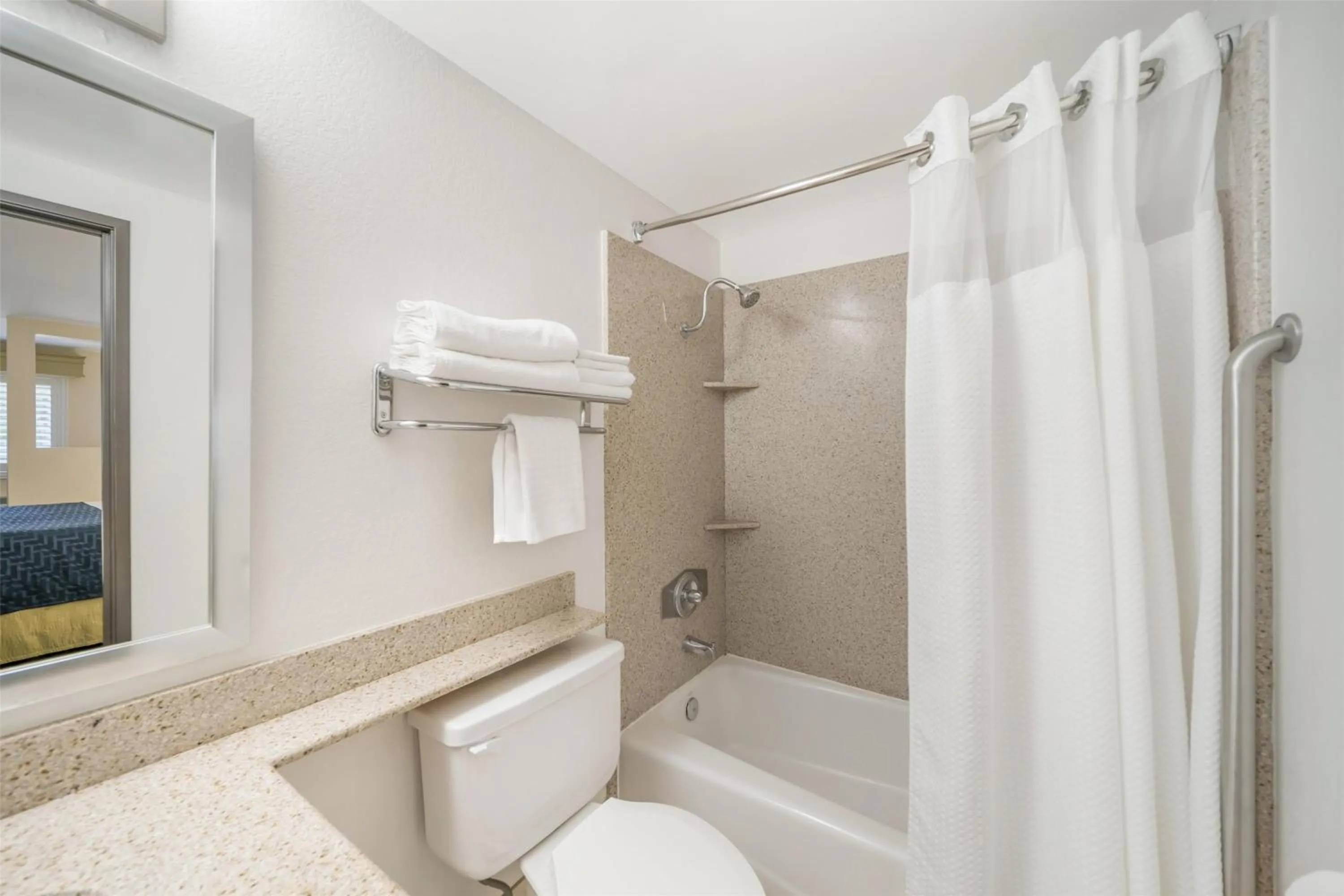 Bathroom in Best Western Antelope Inn & Suites