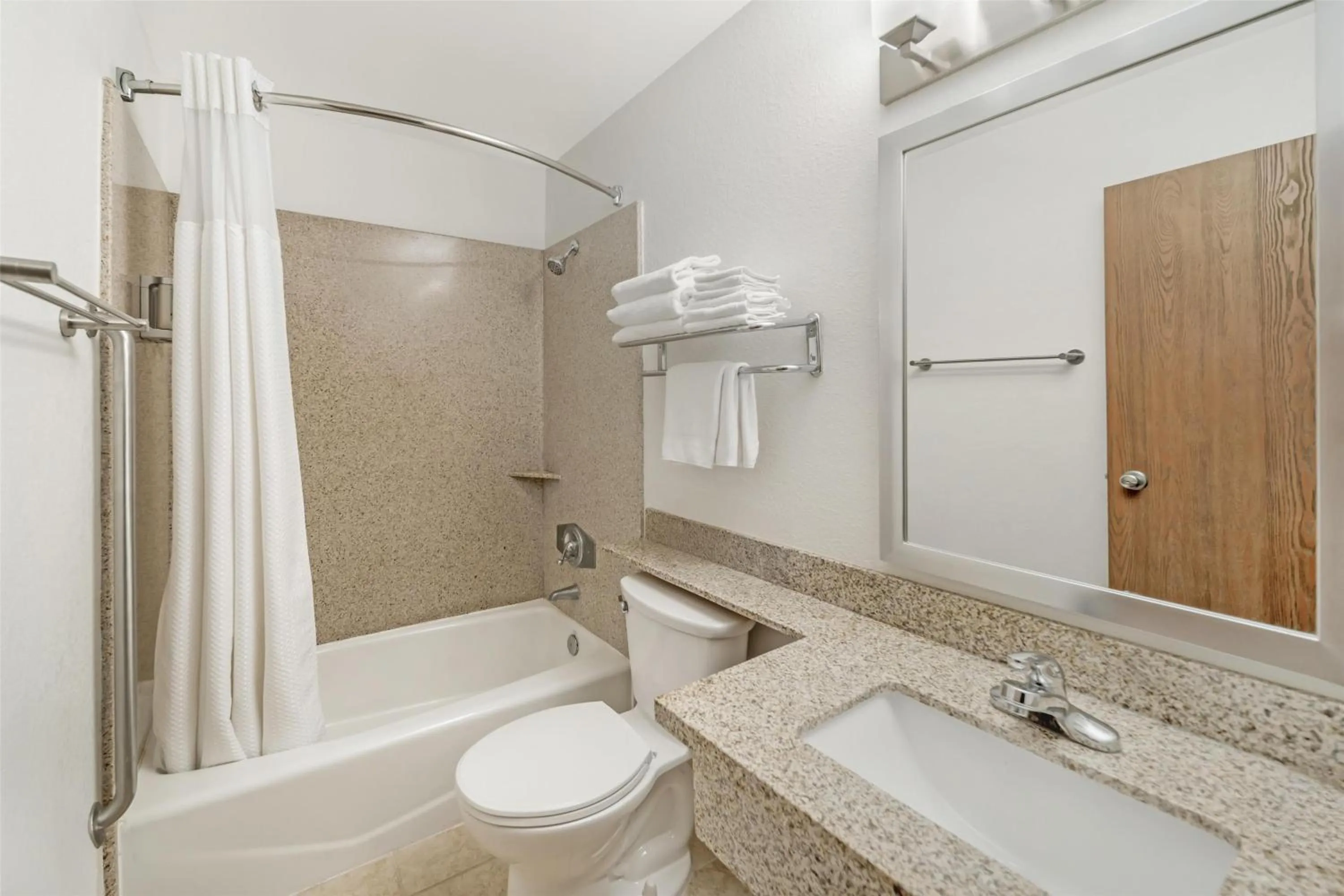 Bathroom in Best Western Antelope Inn & Suites