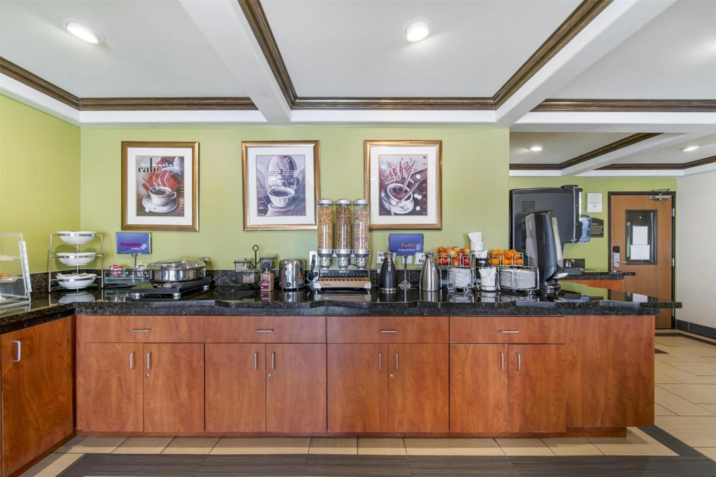 Breakfast in Best Western Antelope Inn & Suites