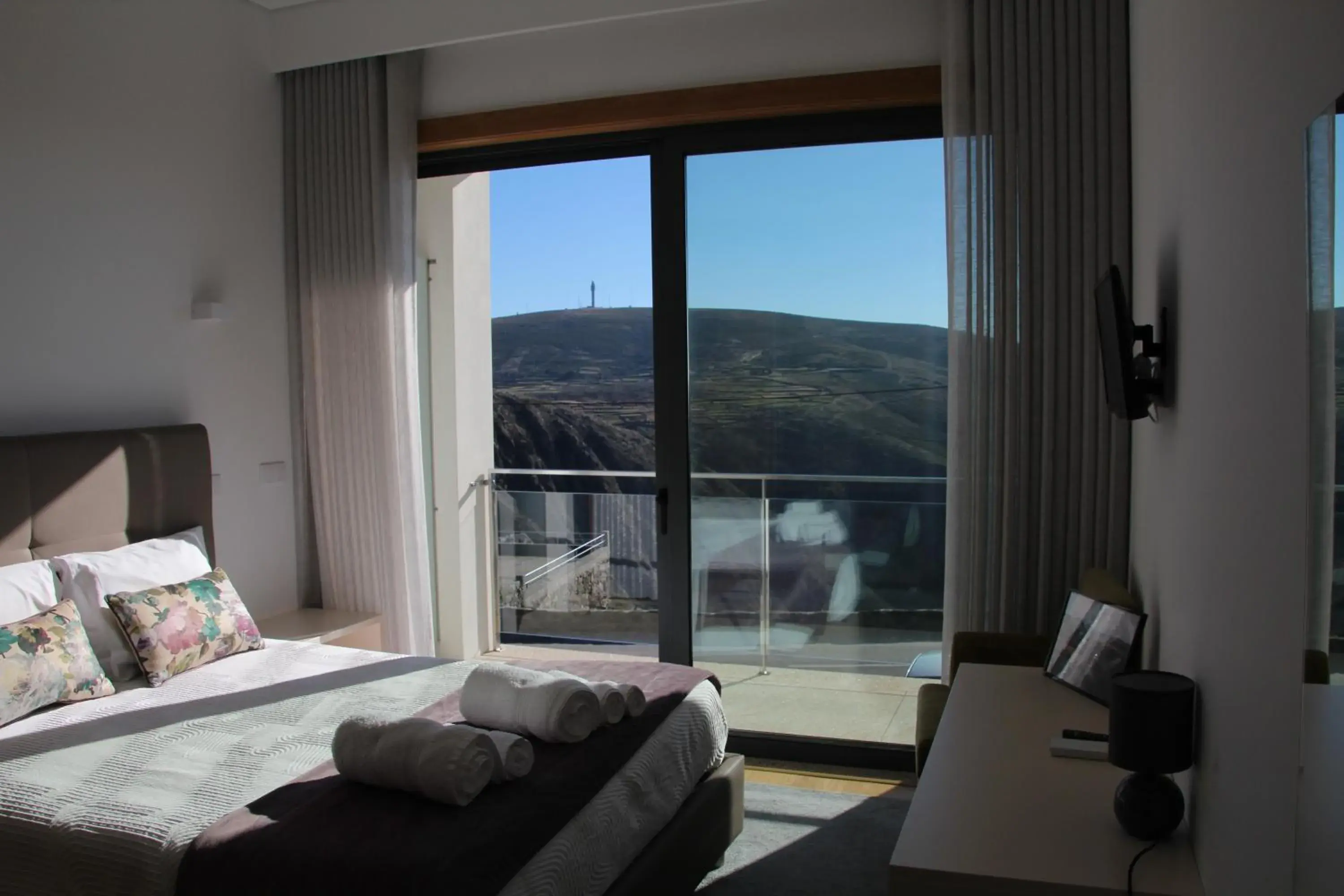 Double Room with Mountain View - single occupancy in Hotel Rural da Freita Double Room with Mountain View - single occupancy in Hotel Rural da Freita