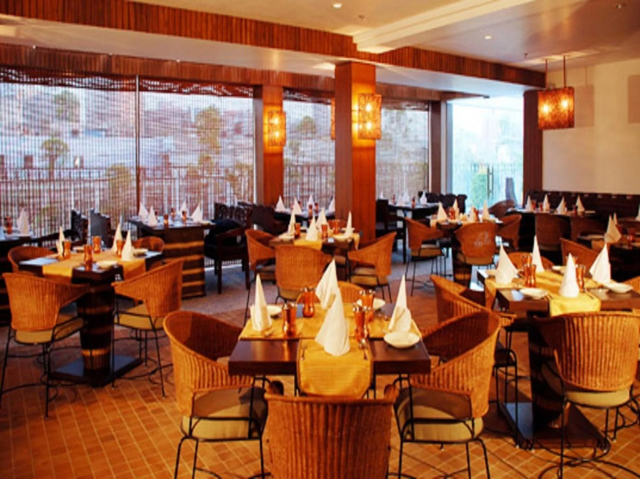 Restaurant/places to eat in Hotel Palace Heights