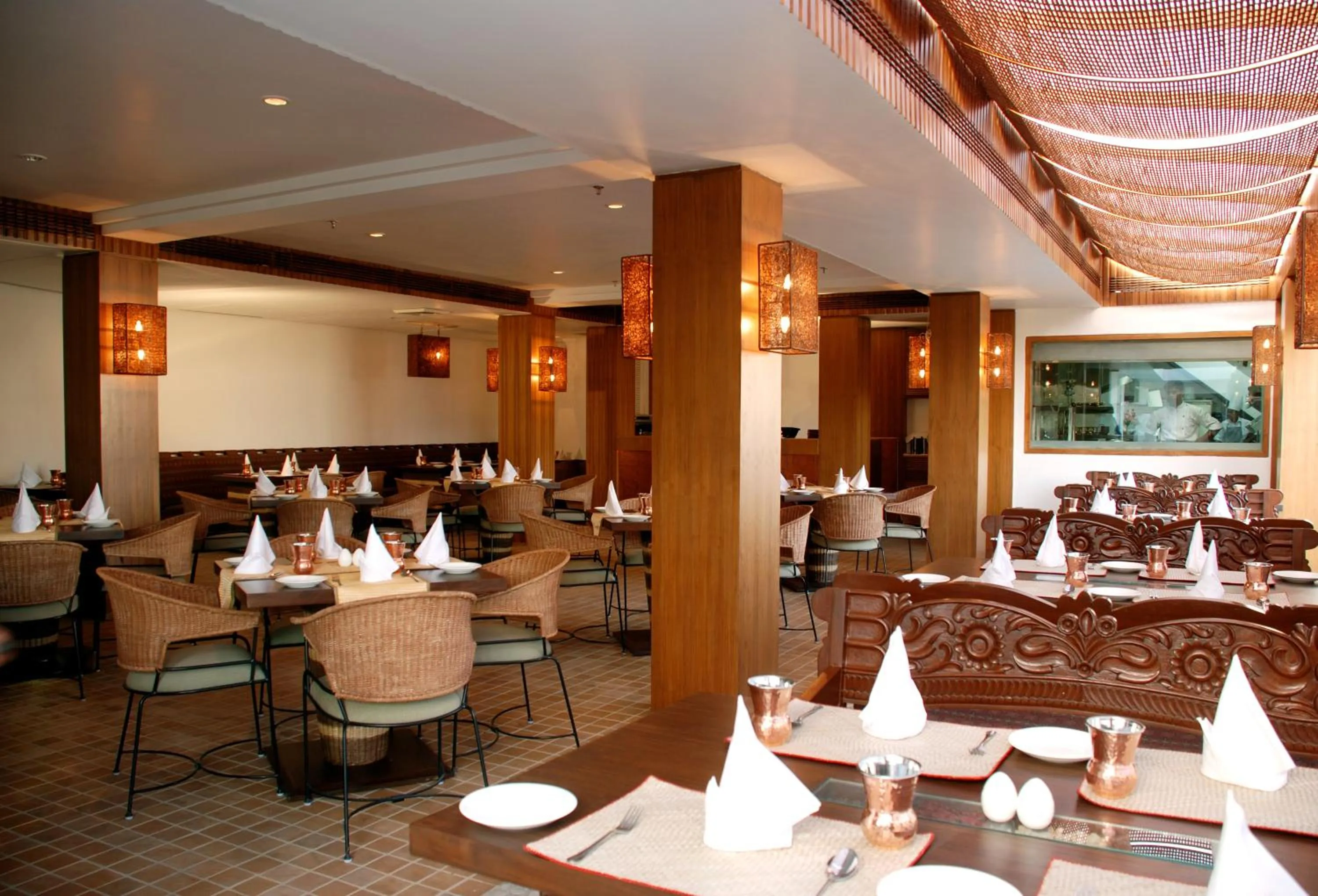 Restaurant/places to eat in Hotel Palace Heights