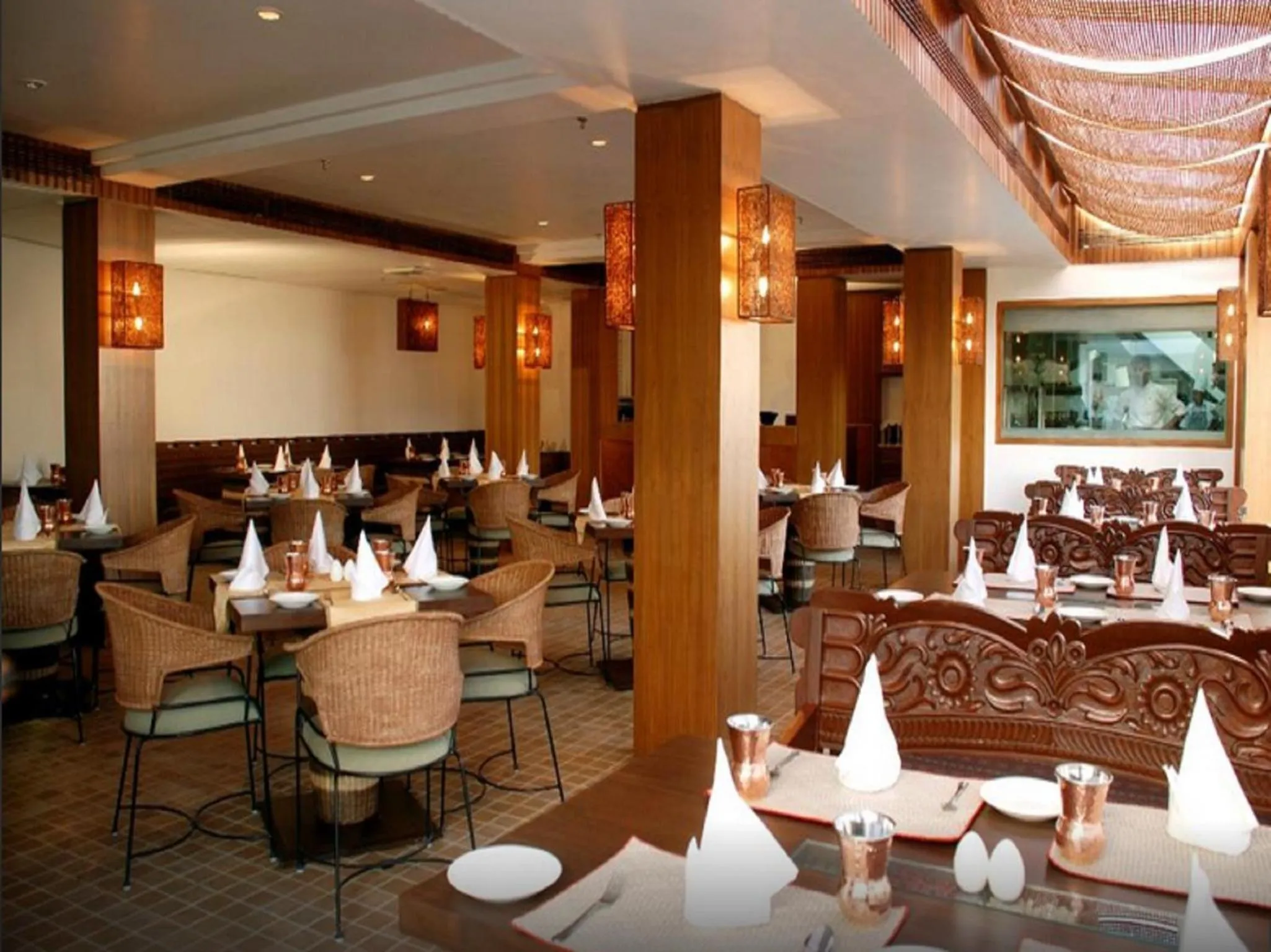 Restaurant/places to eat in Hotel Palace Heights