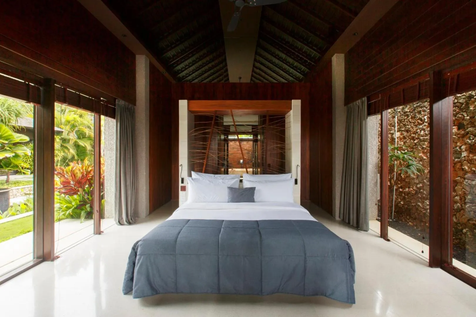 Bed in The Ungasan Clifftop Resort
