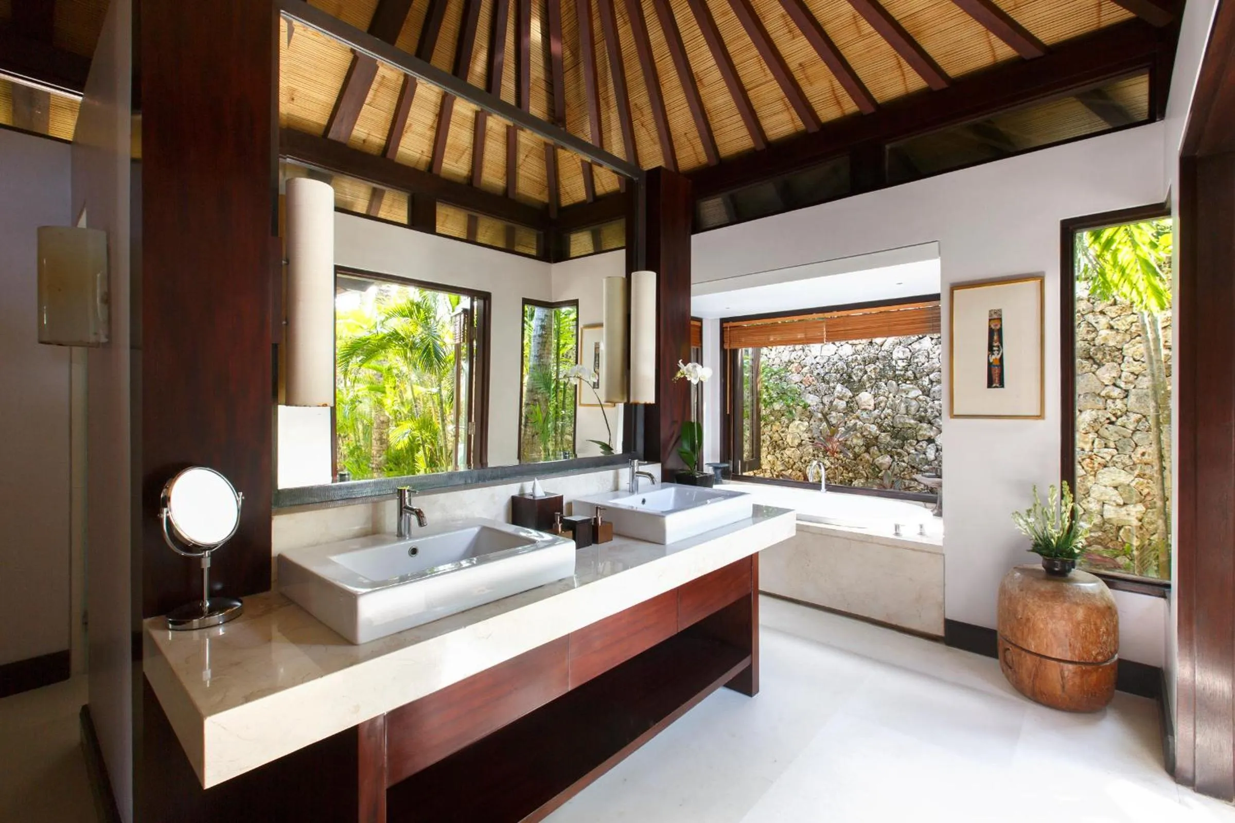 Bathroom in The Ungasan Clifftop Resort