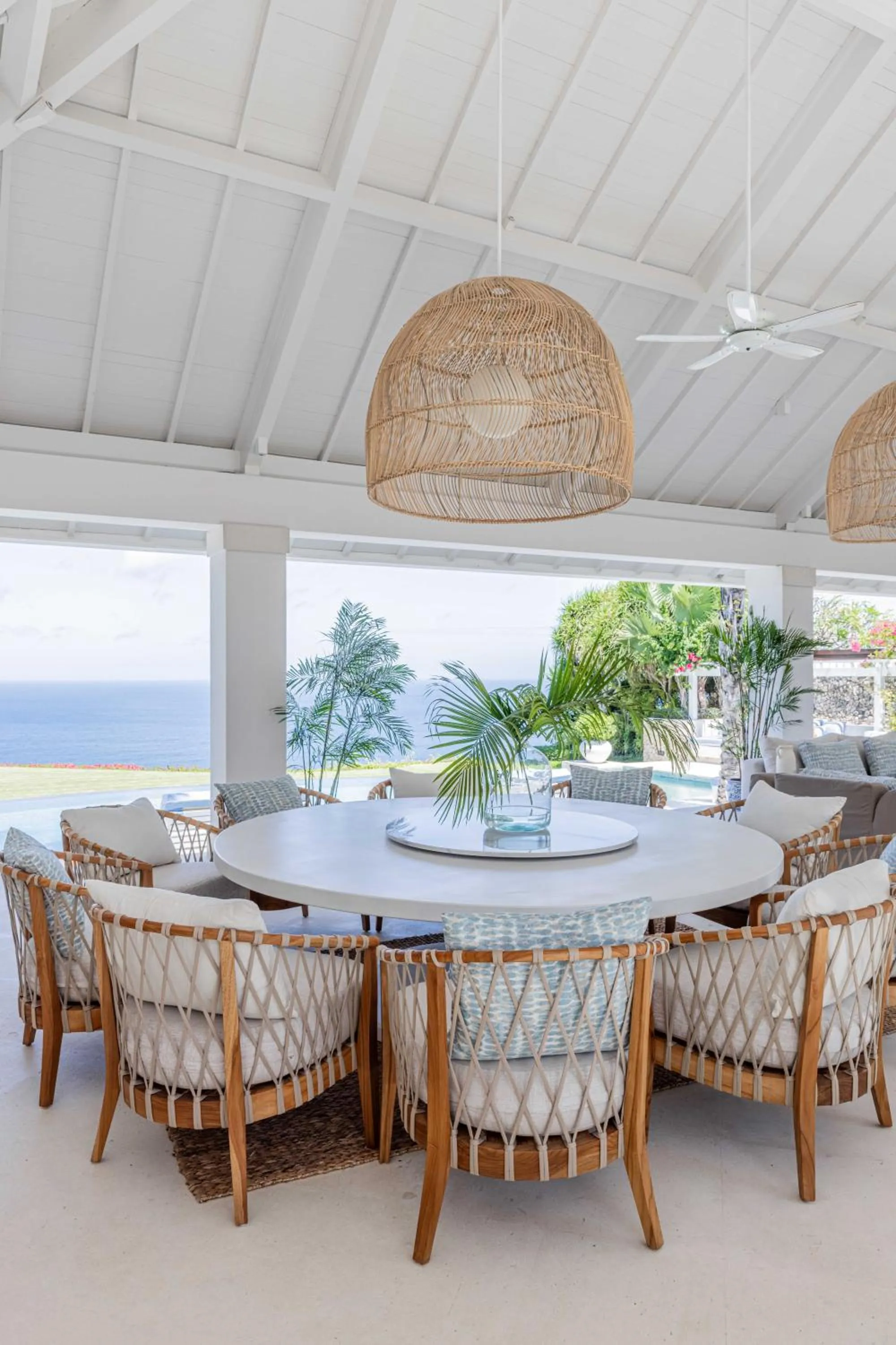 Seating area in The Ungasan Clifftop Resort