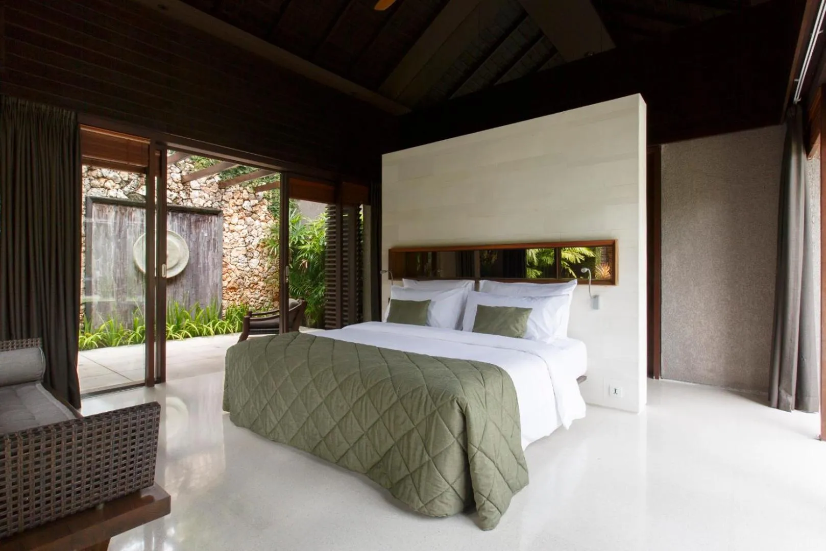Bed in The Ungasan Clifftop Resort