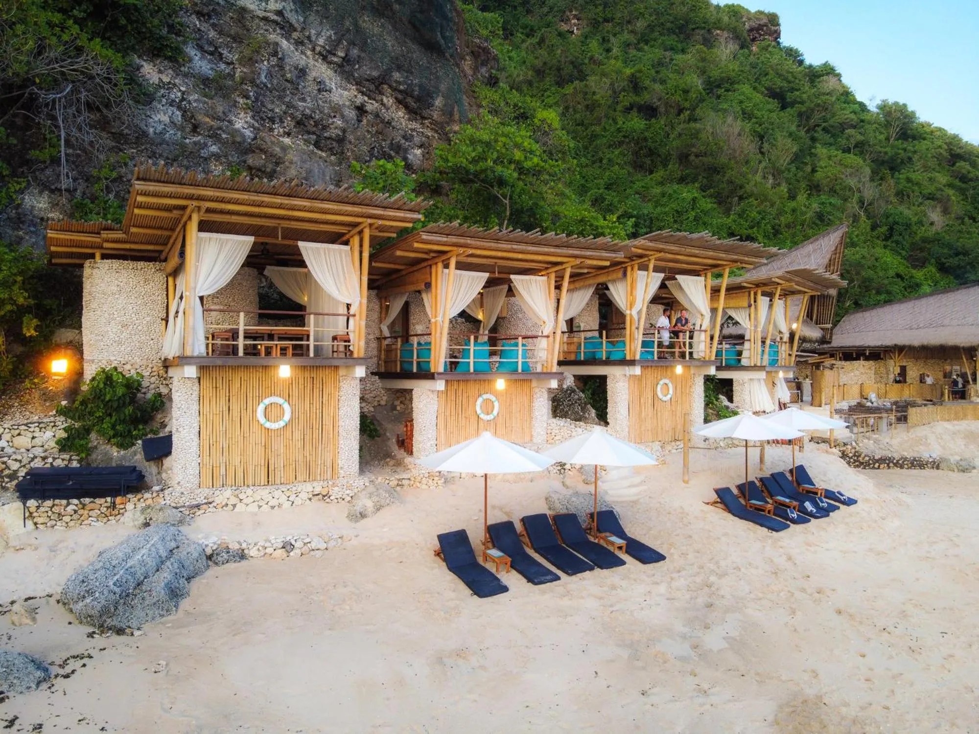 Restaurant/places to eat in The Ungasan Clifftop Resort