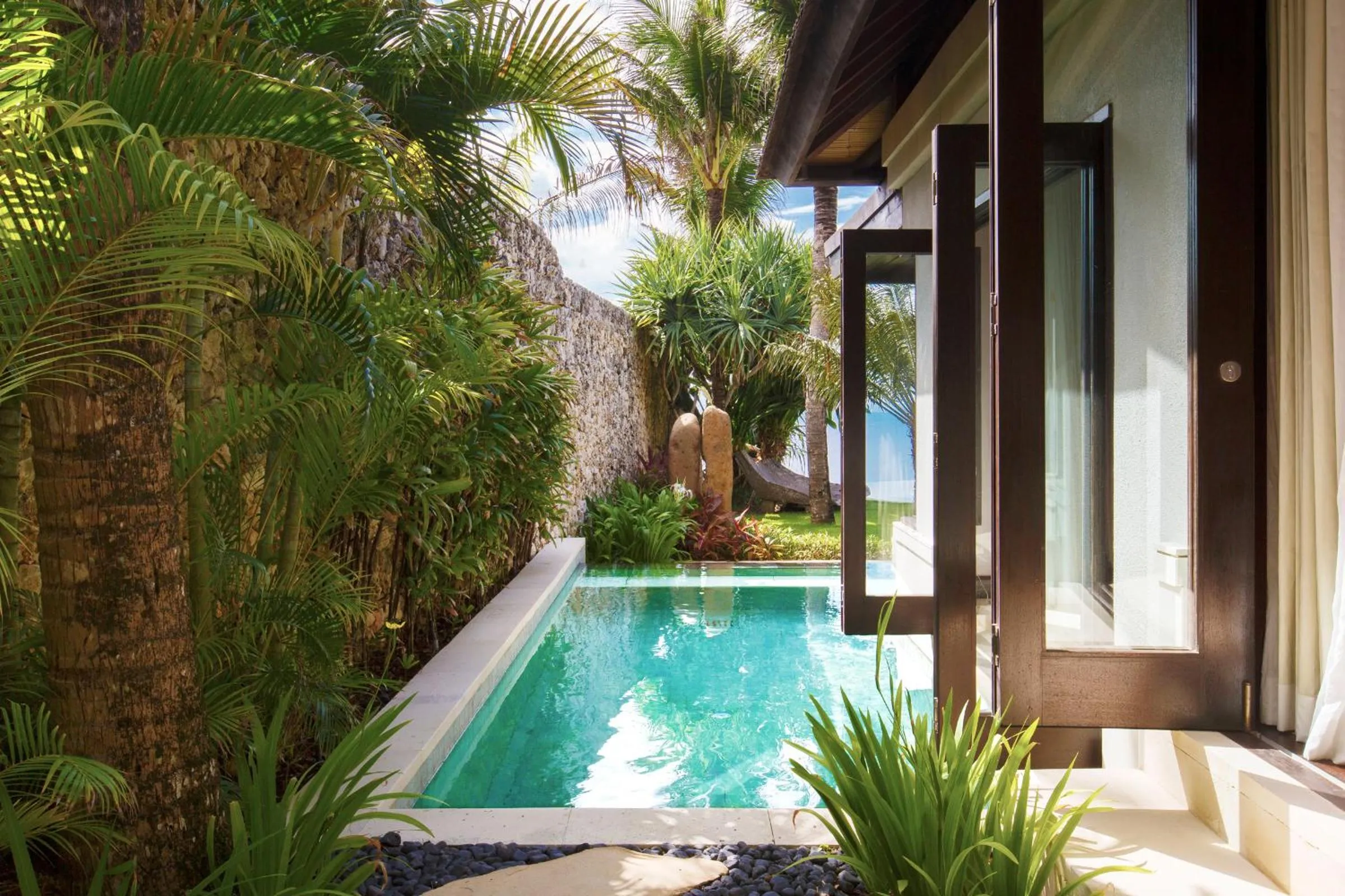 Swimming pool in The Ungasan Clifftop Resort