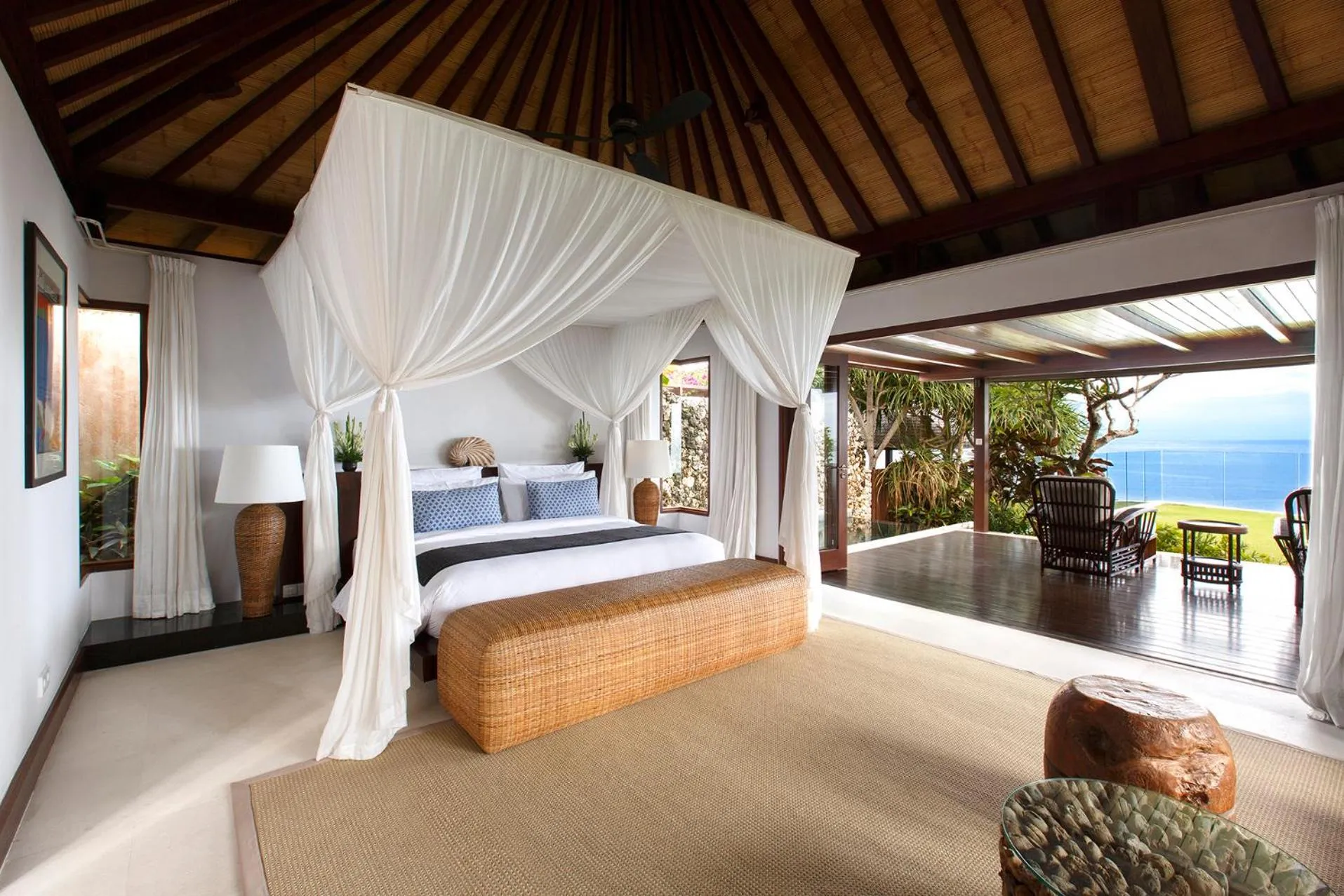 Bed in The Ungasan Clifftop Resort