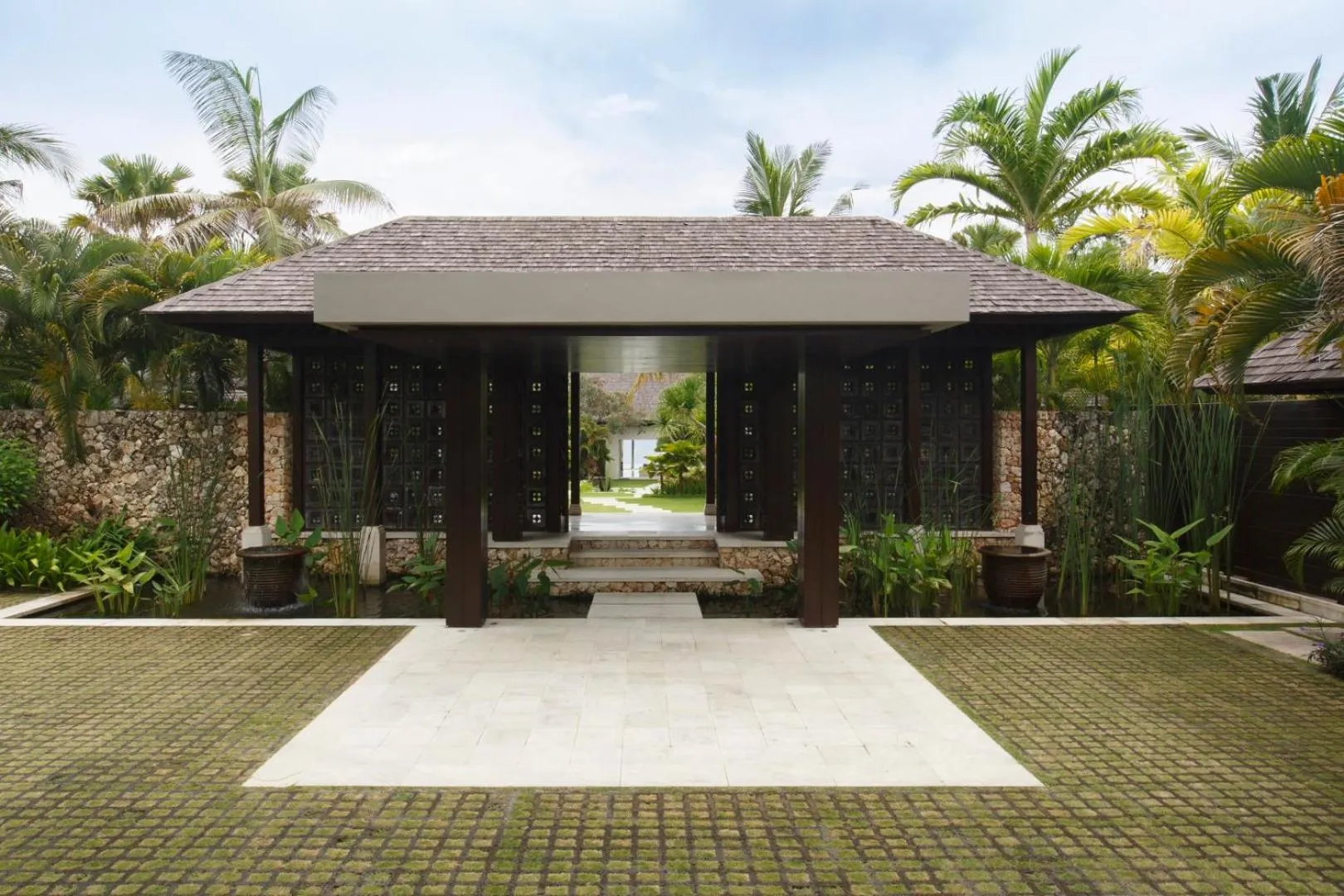 Facade/entrance in The Ungasan Clifftop Resort