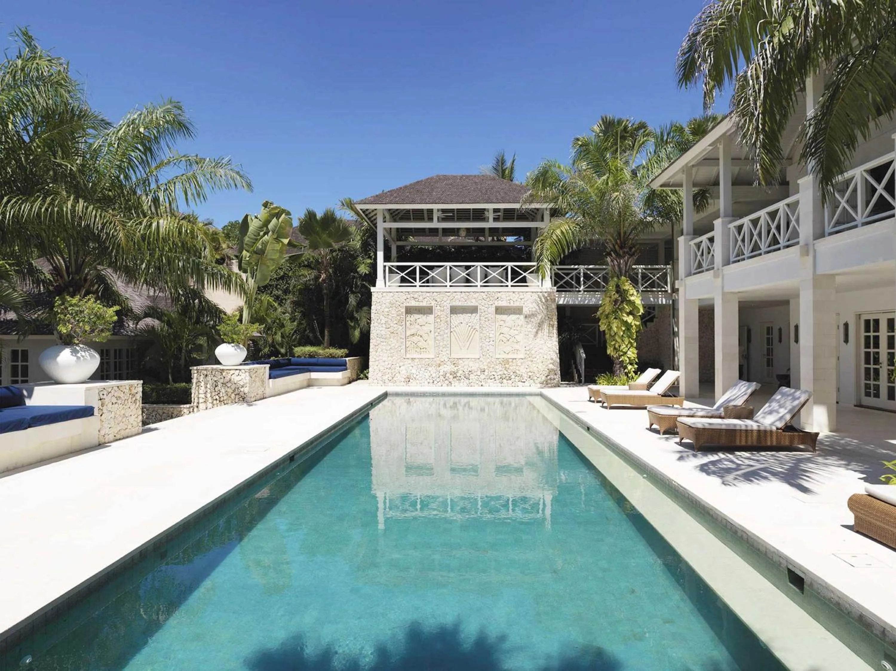 Pool view in The Ungasan Clifftop Resort