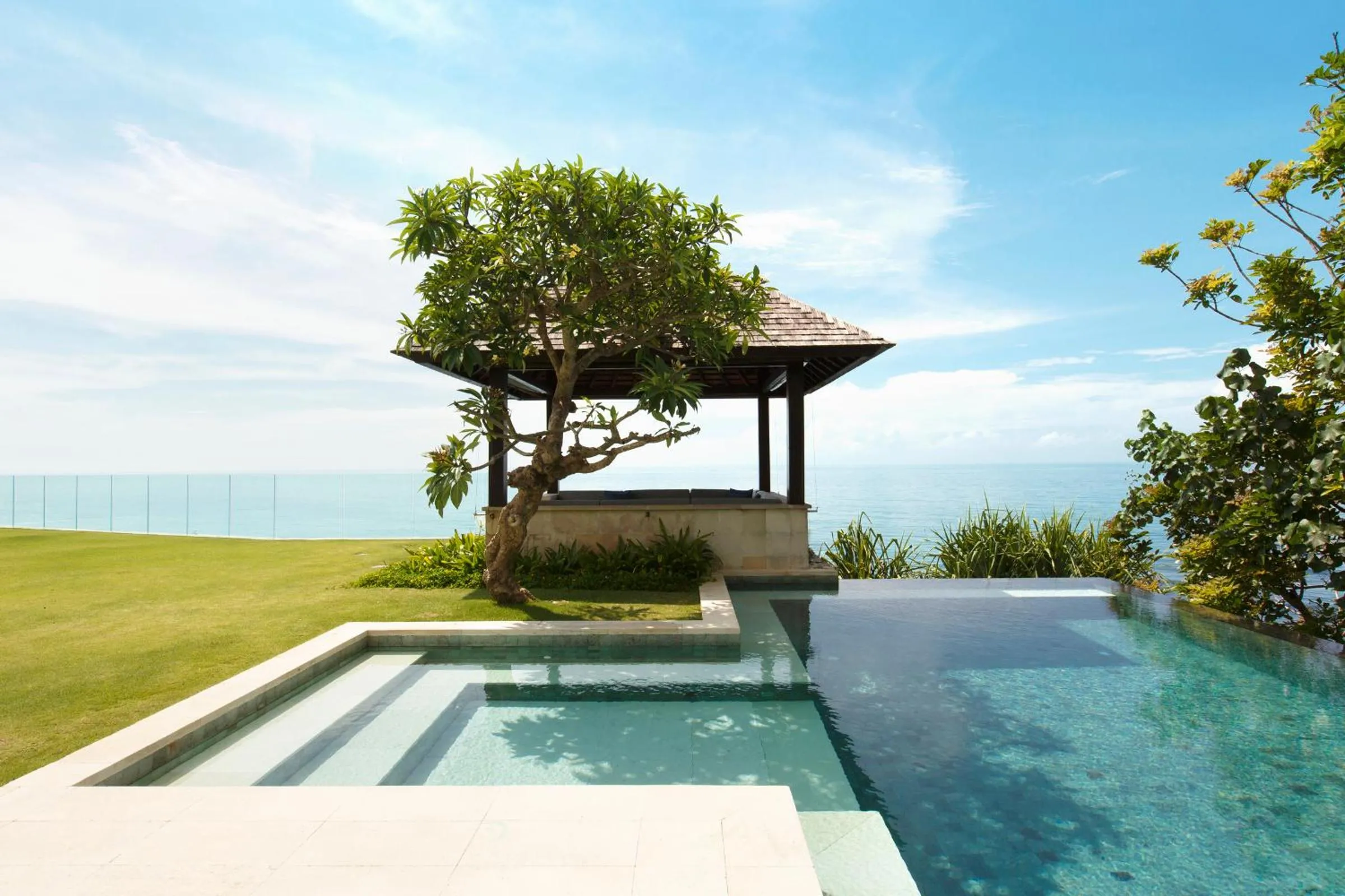 Pool view in The Ungasan Clifftop Resort