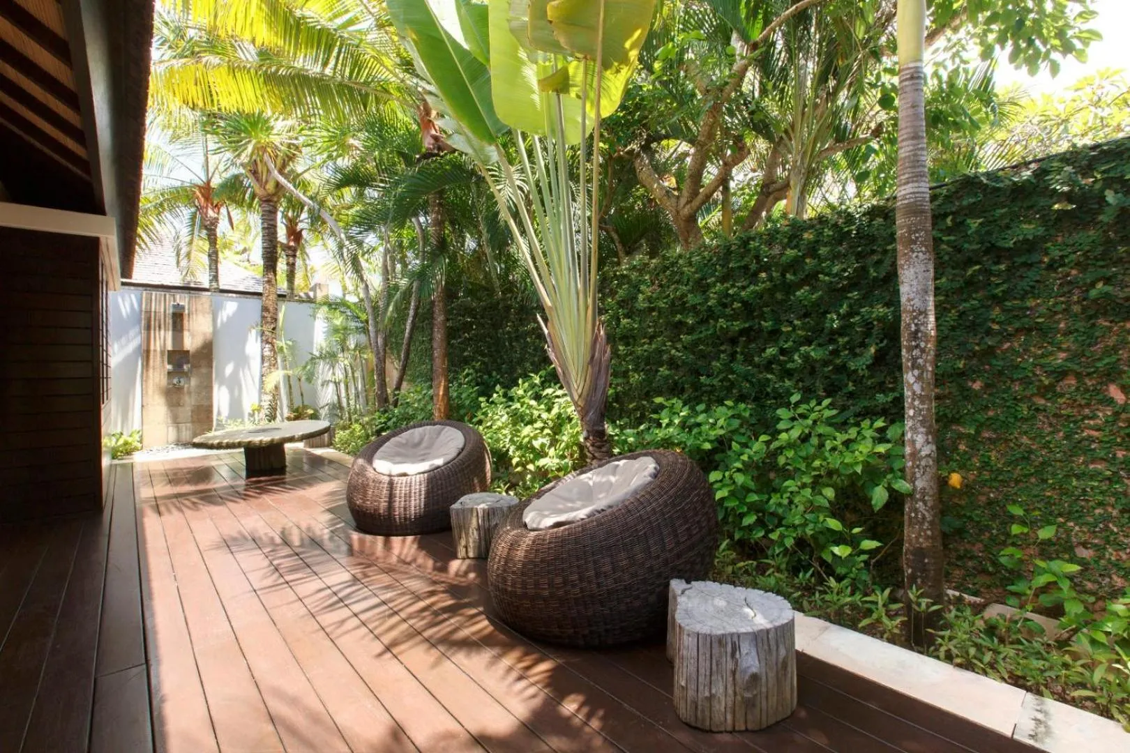 Garden in The Ungasan Clifftop Resort