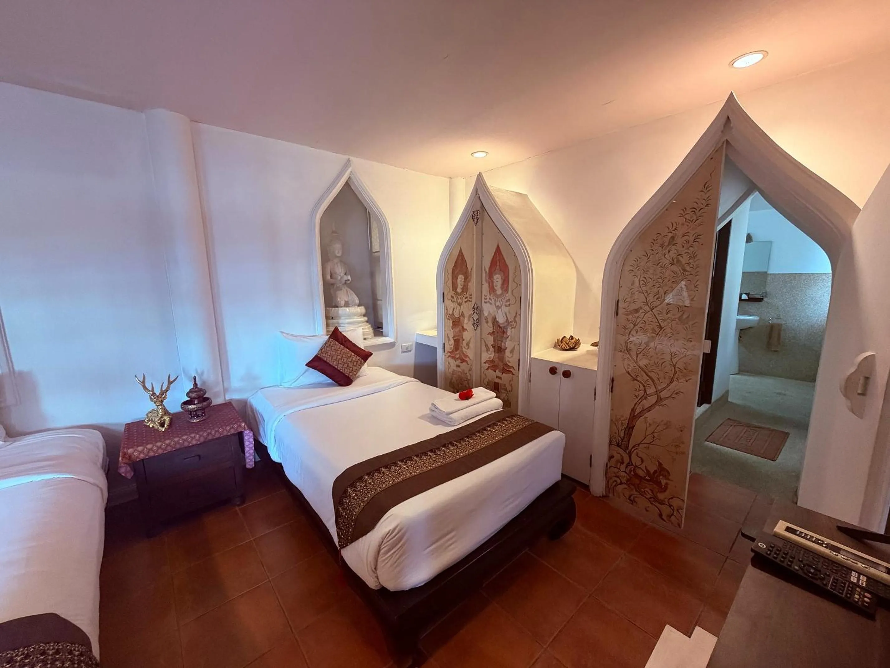 Bed in Ayutthaya Garden River Home