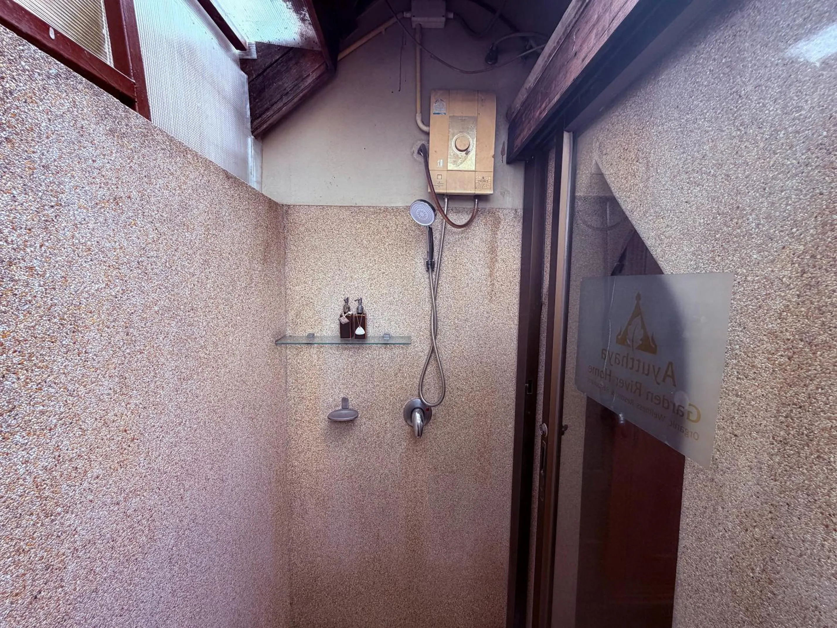 Bathroom in Ayutthaya Garden River Home
