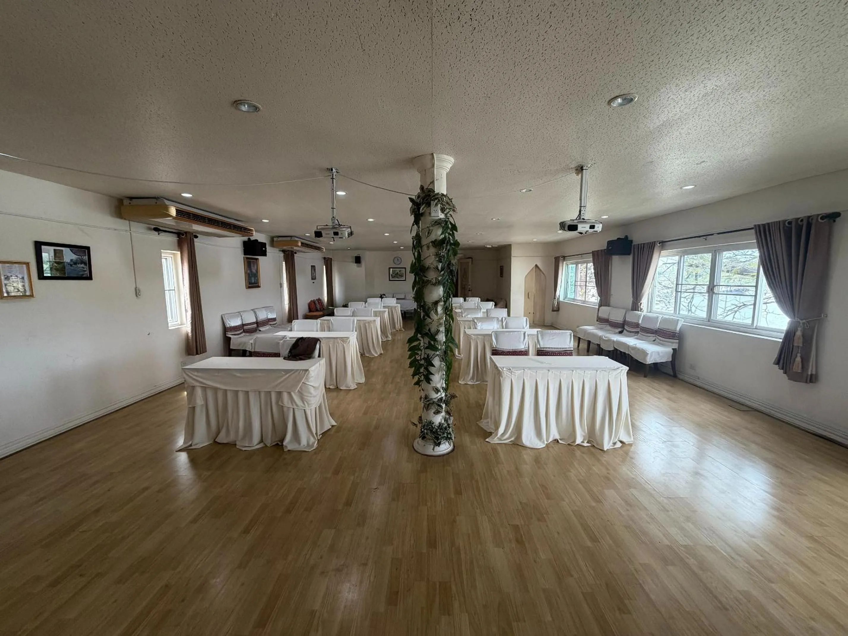 Meeting/conference room, Bed in Ayutthaya Garden River Home