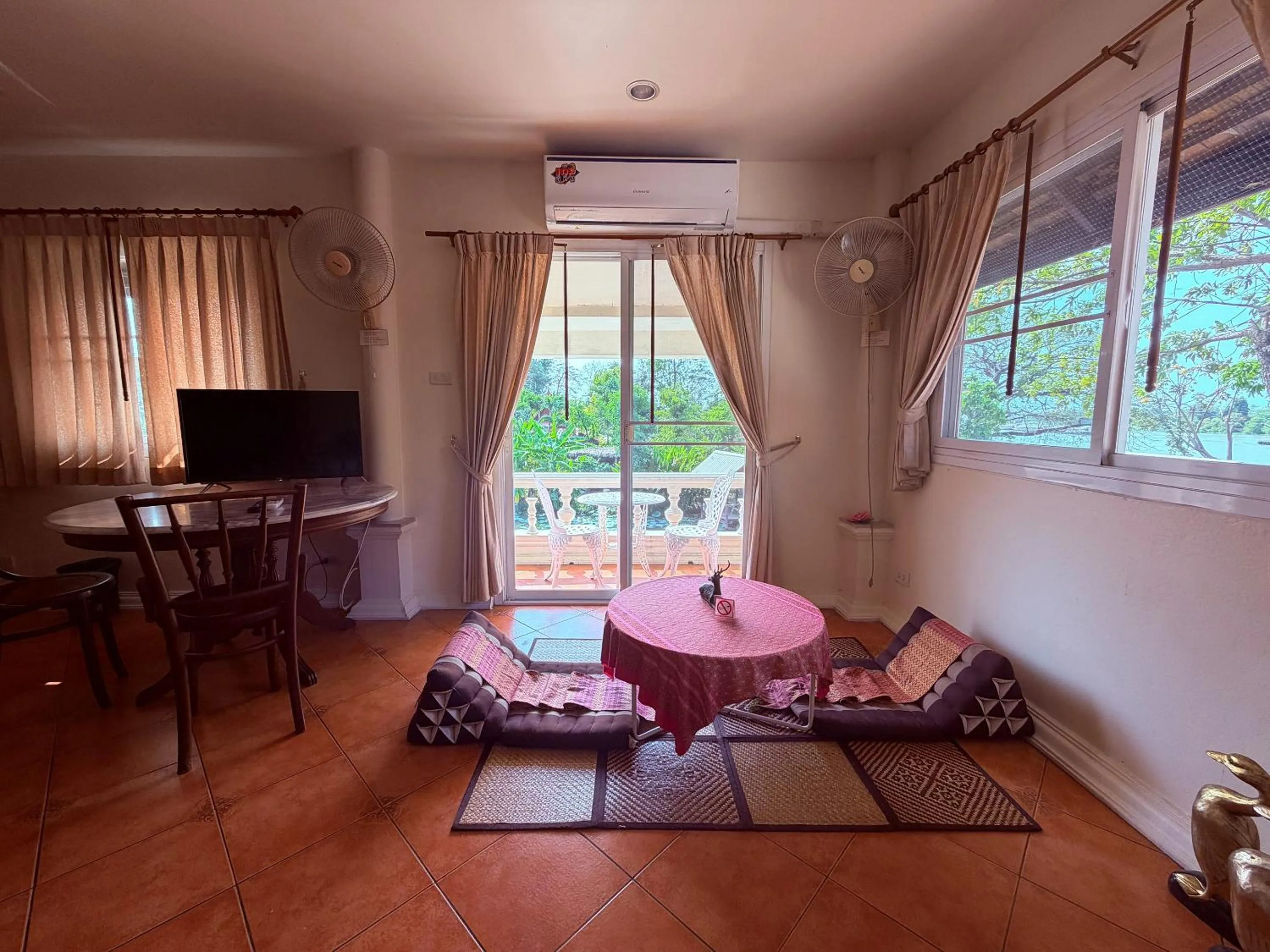 Bedroom in Ayutthaya Garden River Home