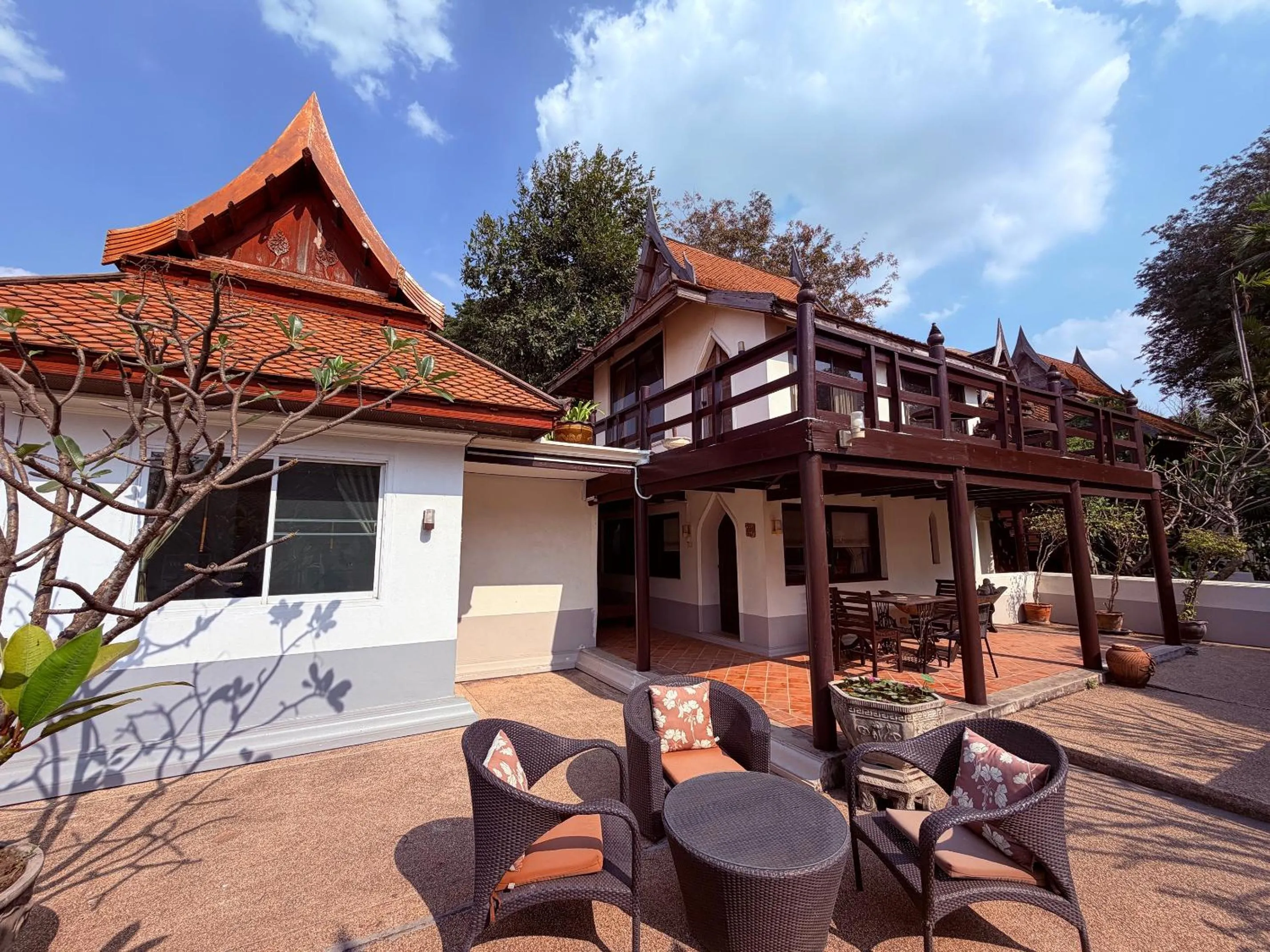 Property building in Ayutthaya Garden River Home