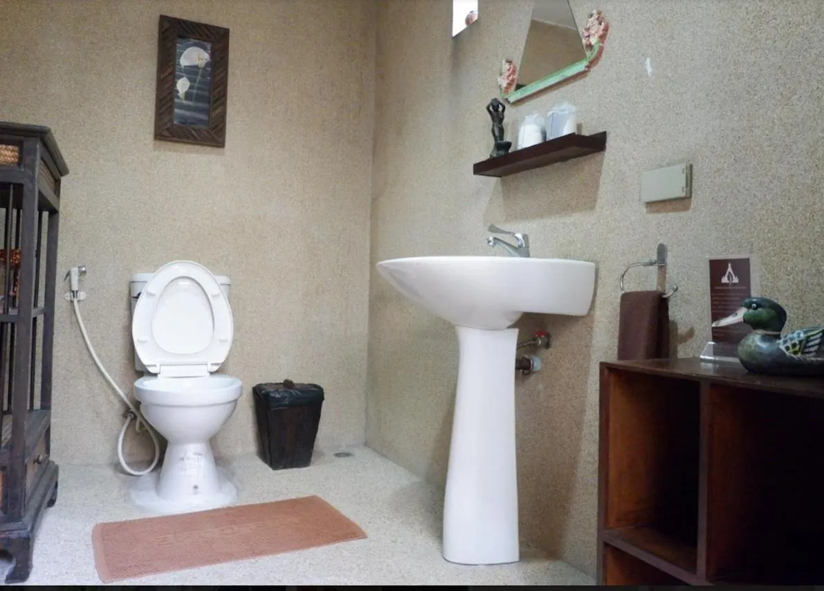 Bathroom in Ayutthaya Garden River Home