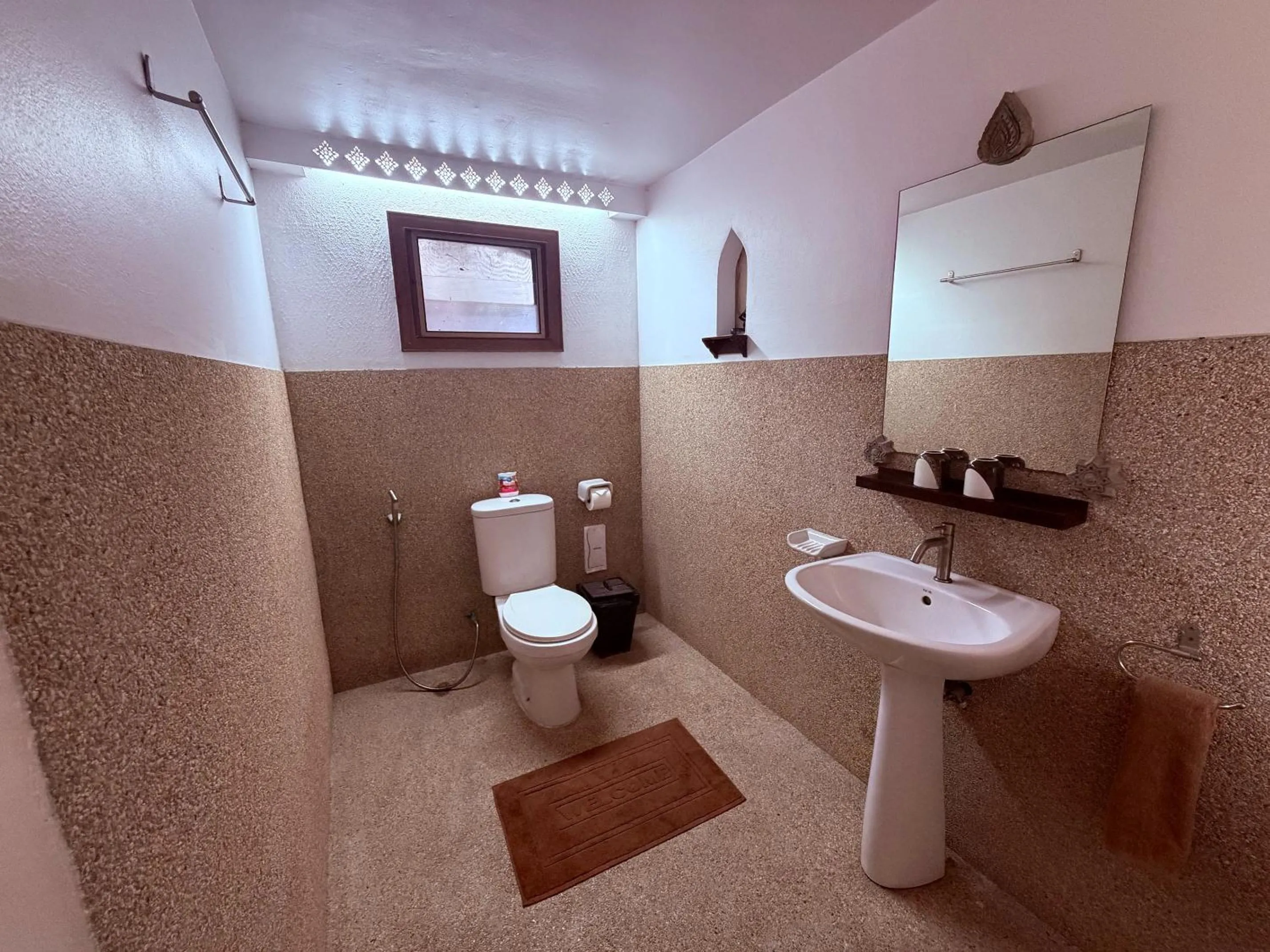 Bathroom in Ayutthaya Garden River Home