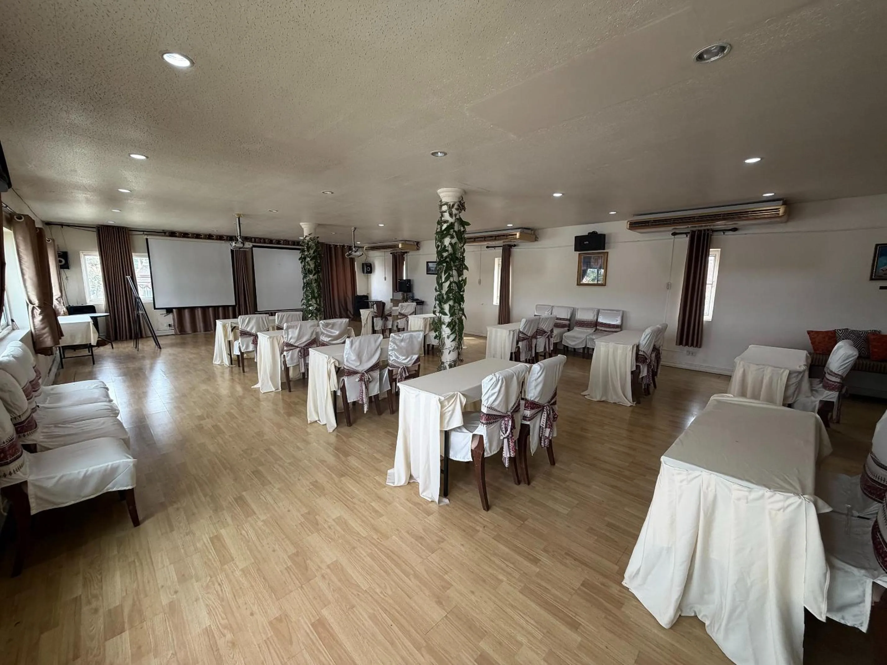 Meeting/conference room in Ayutthaya Garden River Home