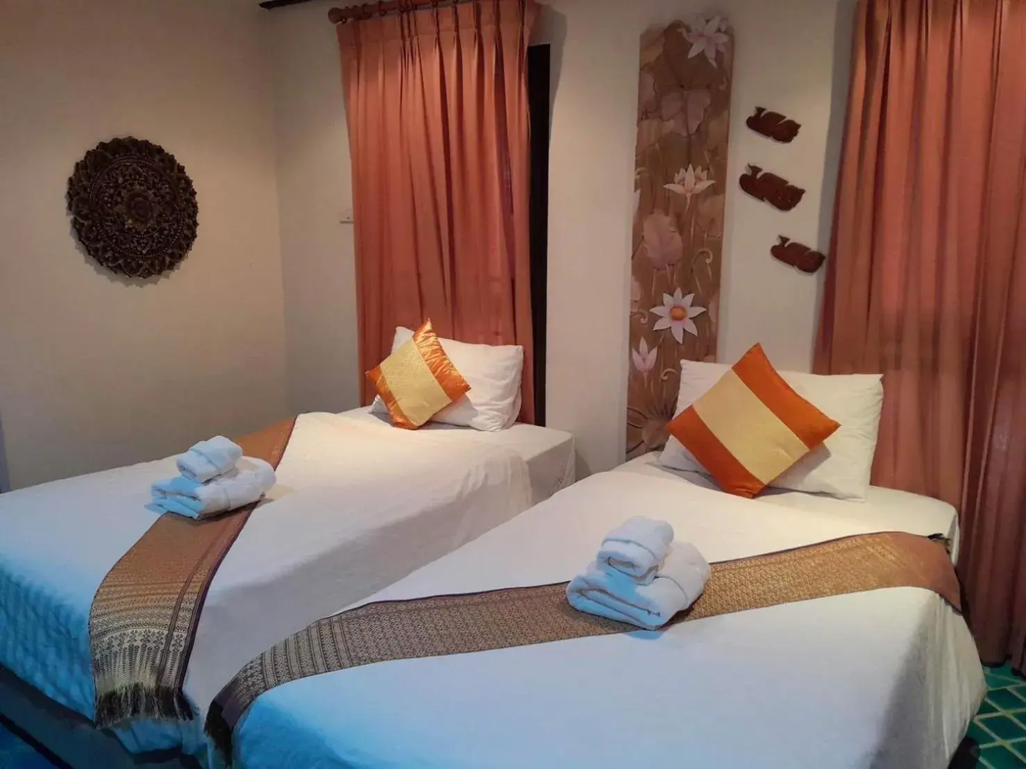 Bed in Ayutthaya Garden River Home Bed in Ayutthaya Garden River Home