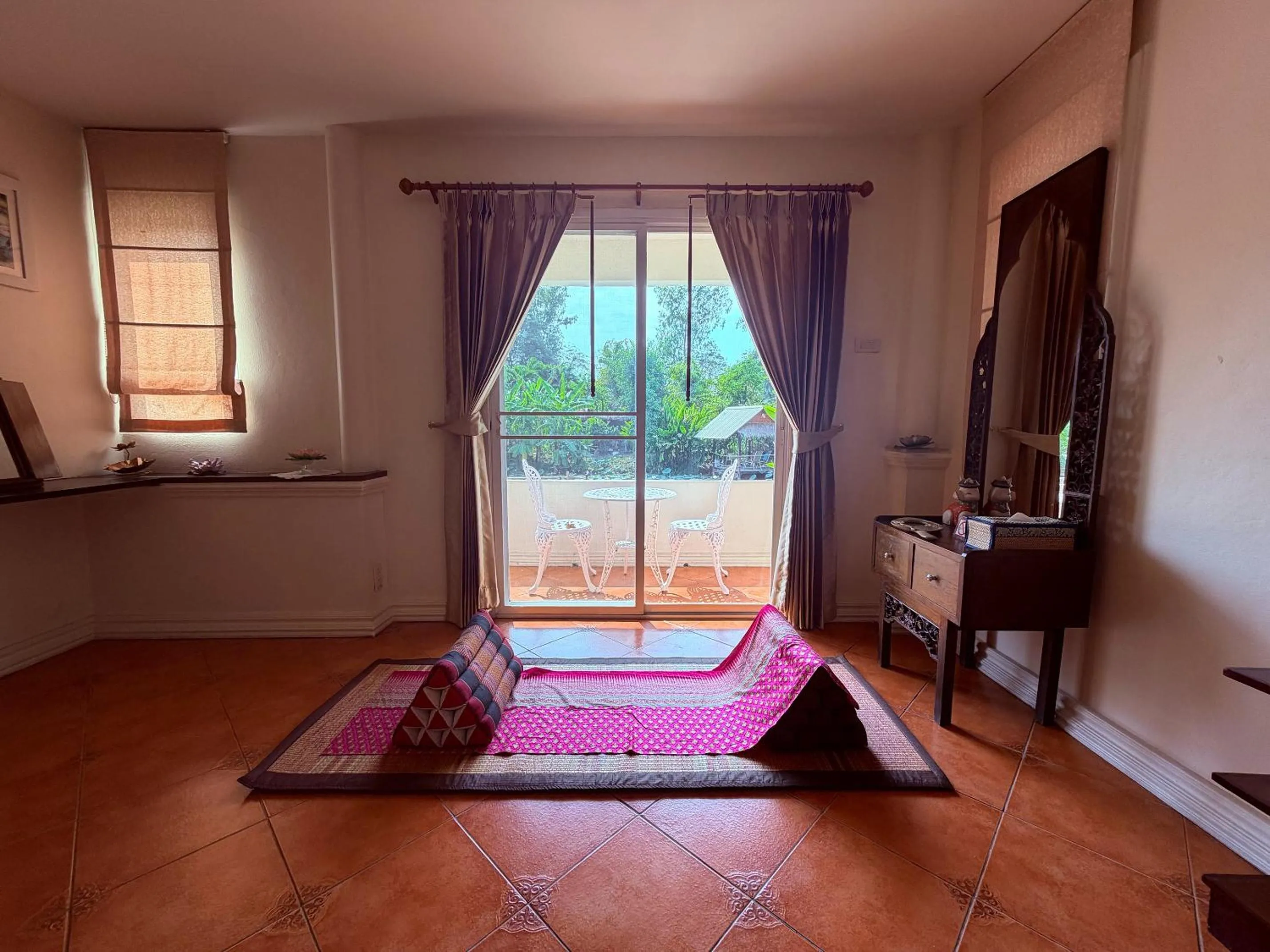 Bedroom in Ayutthaya Garden River Home