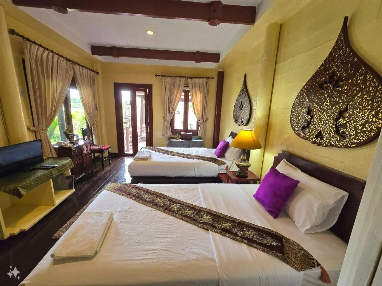 Bed in Ayutthaya Garden River Home