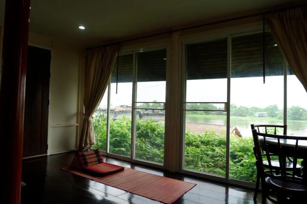 Ayutthaya Garden River Home