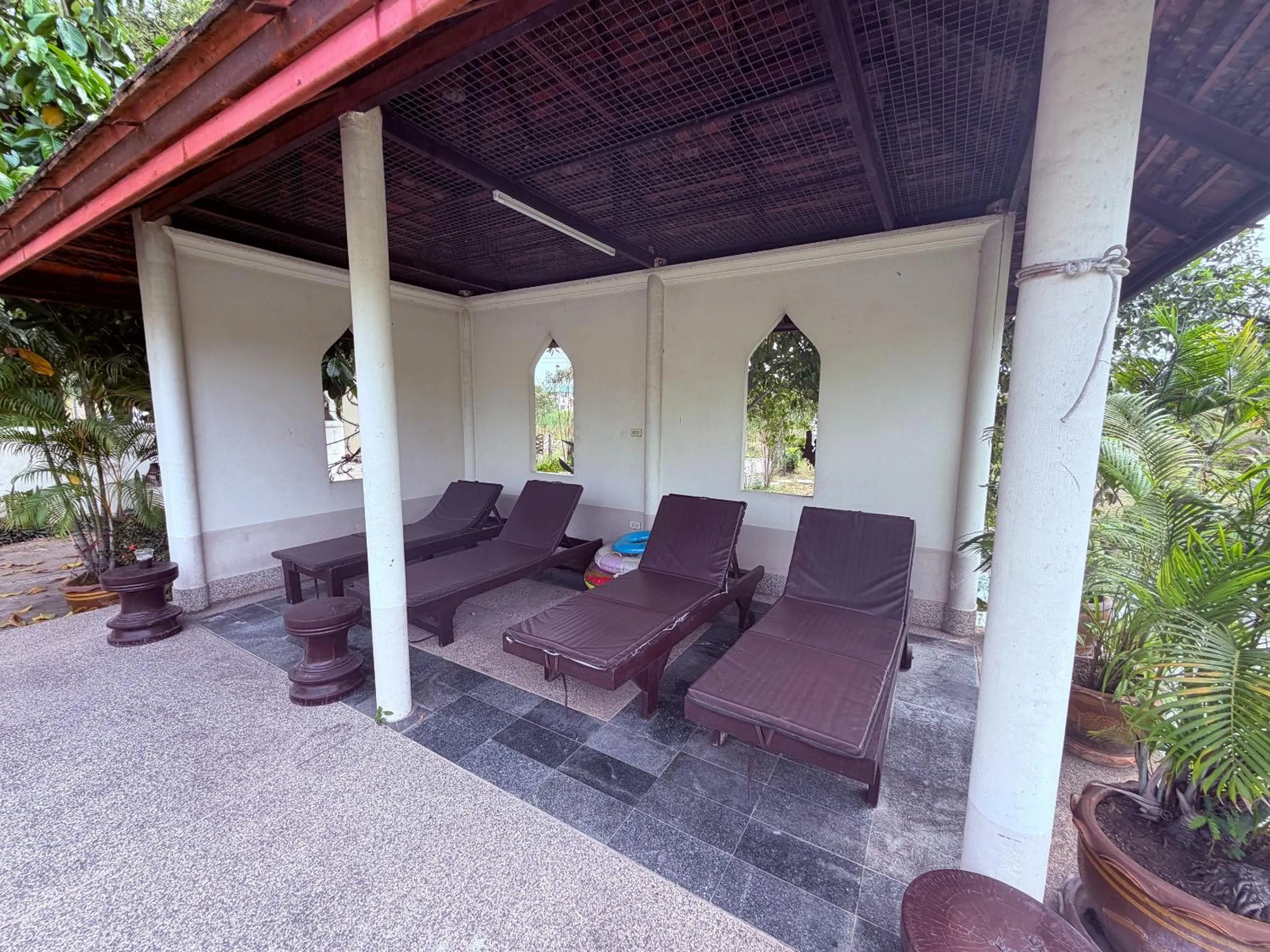 Seating area in Ayutthaya Garden River Home