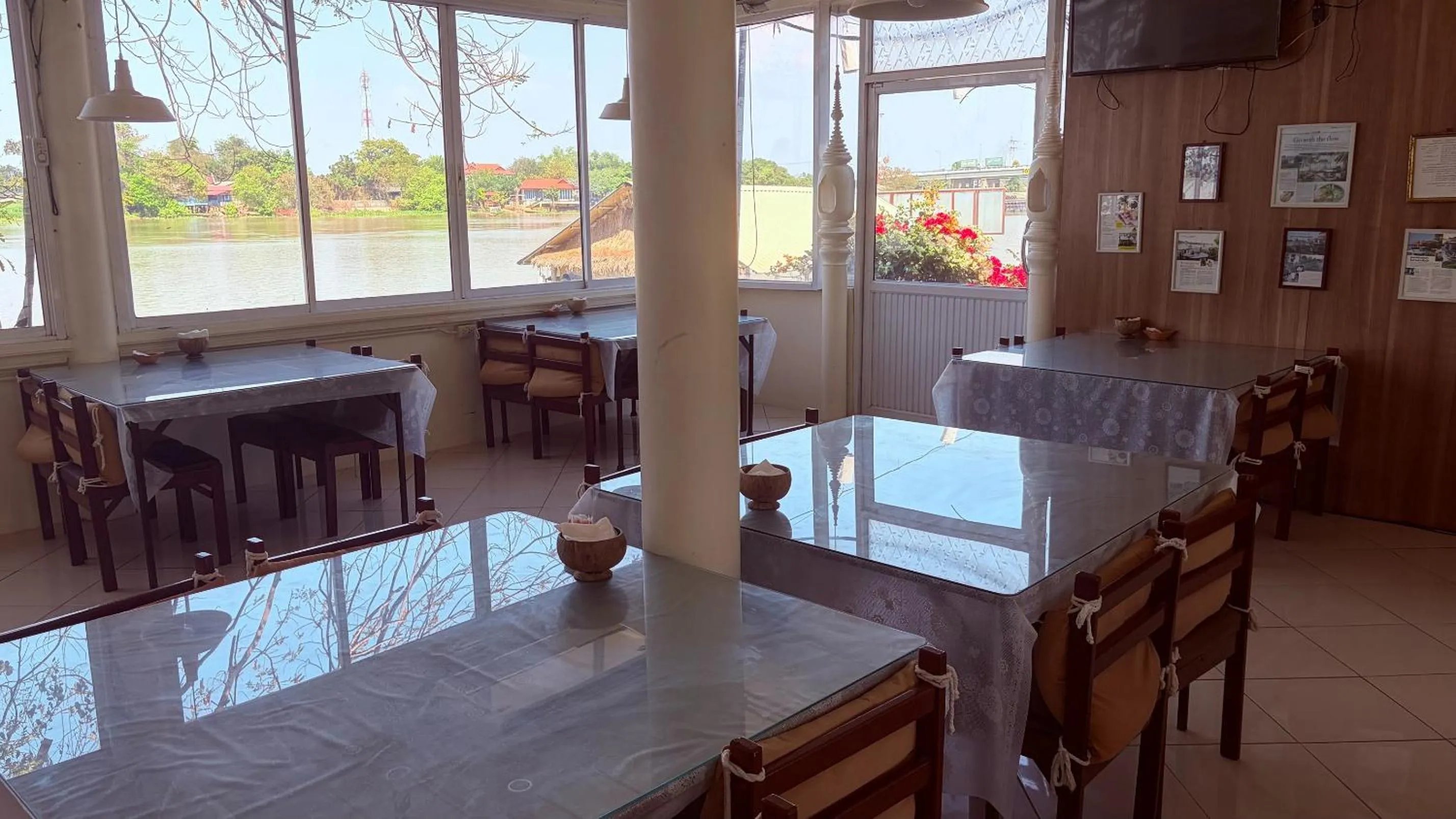 Restaurant/places to eat in Ayutthaya Garden River Home