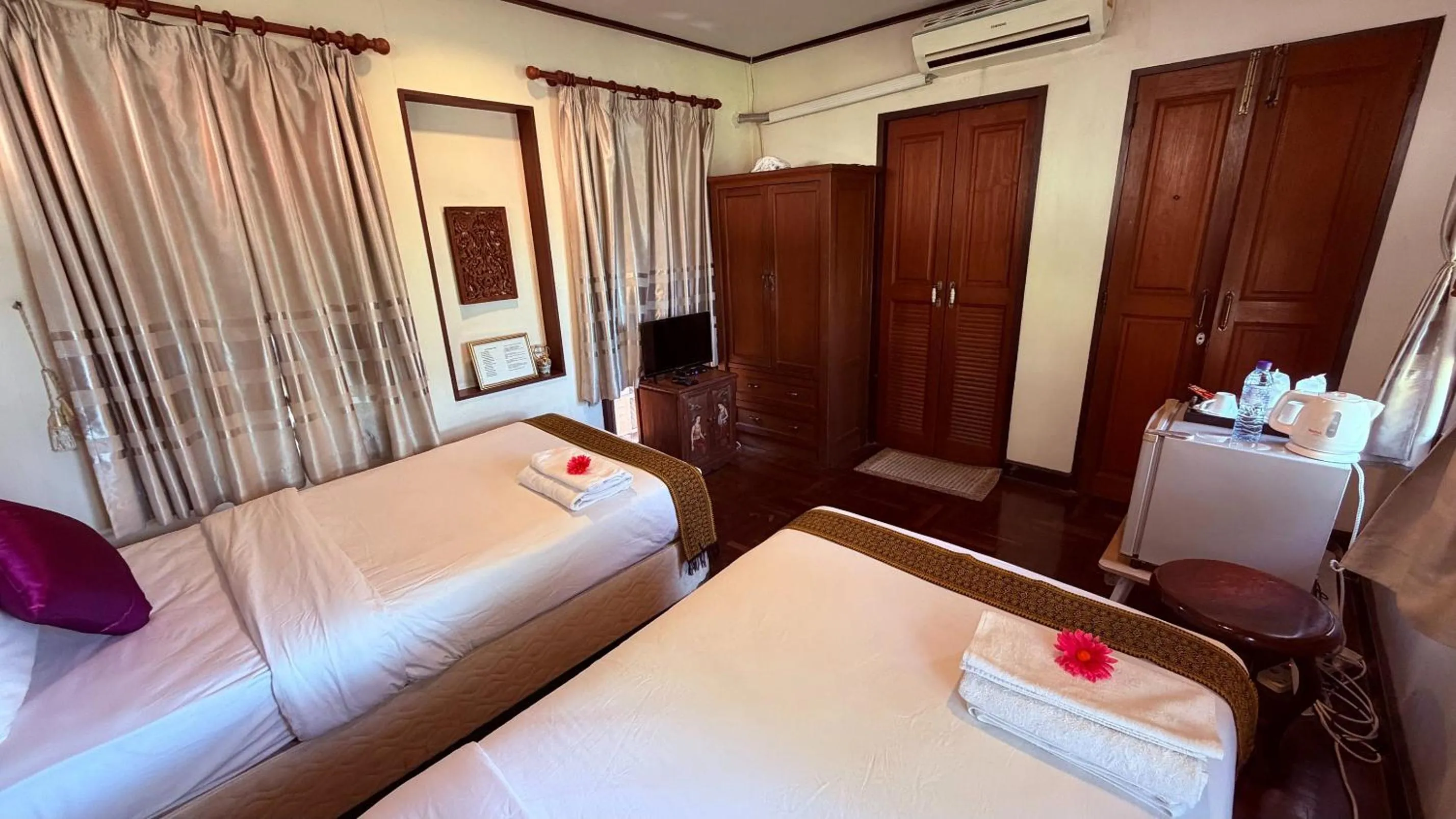 Bed in Ayutthaya Garden River Home