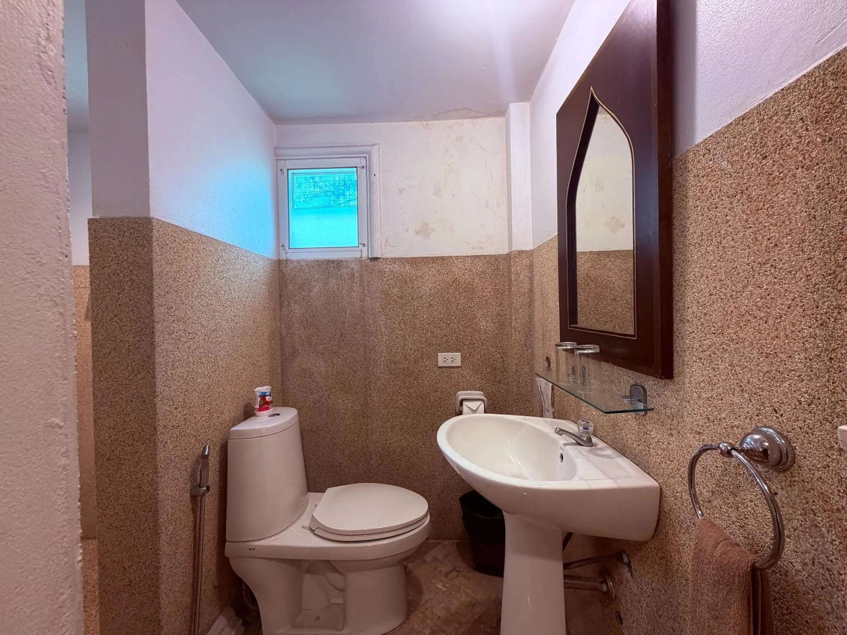 Bathroom in Ayutthaya Garden River Home