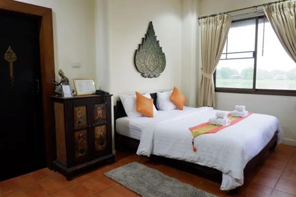 Bed in Ayutthaya Garden River Home