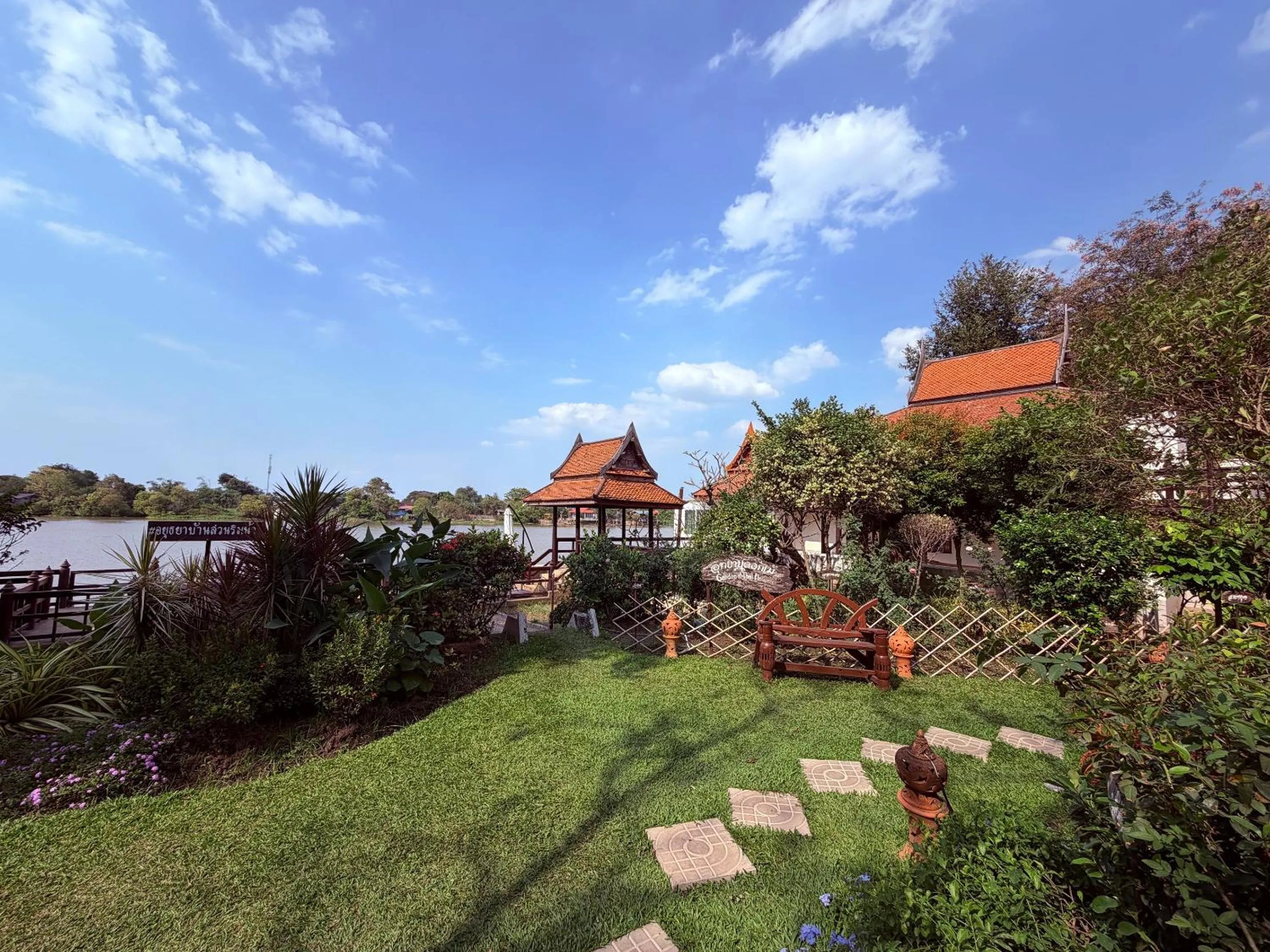 Property building in Ayutthaya Garden River Home