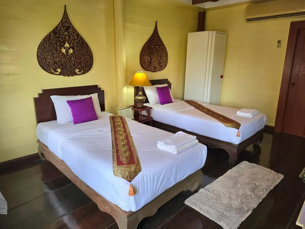 Bed in Ayutthaya Garden River Home