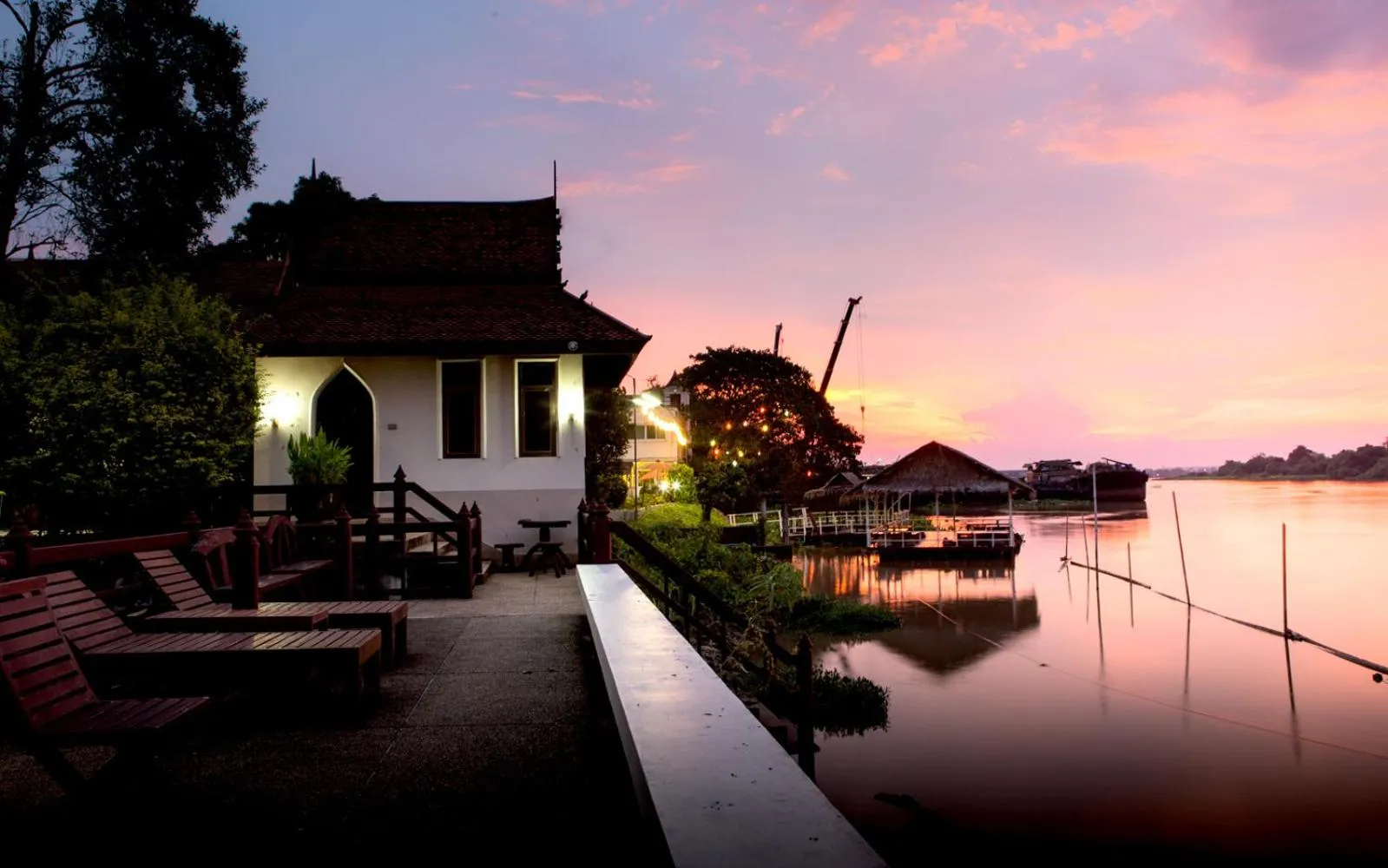 Ayutthaya Garden River Home