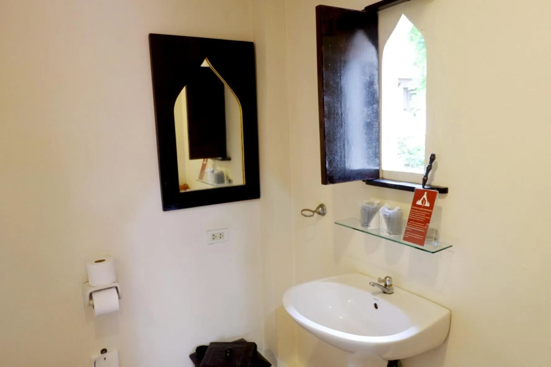 Bathroom in Ayutthaya Garden River Home