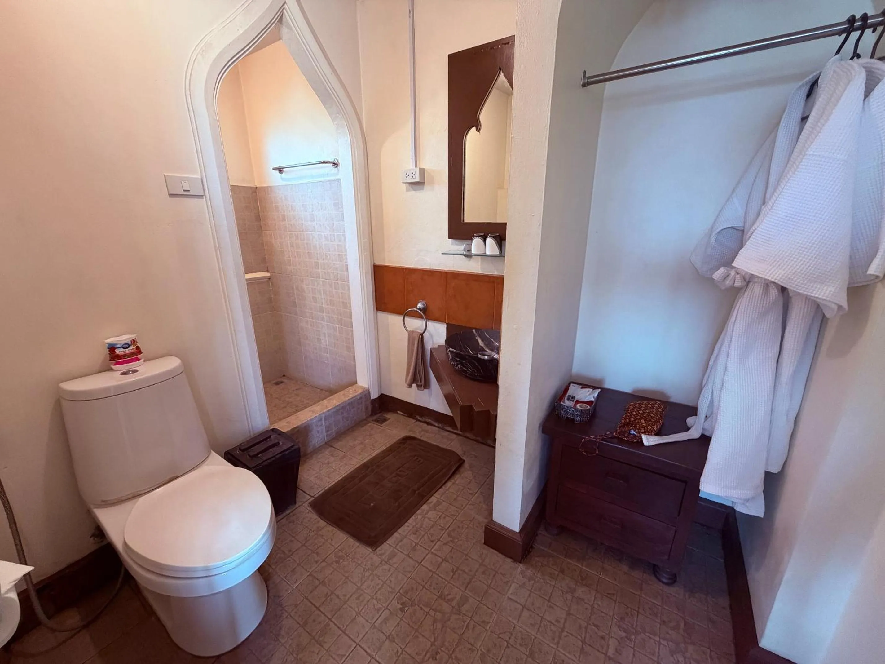 Bathroom in Ayutthaya Garden River Home