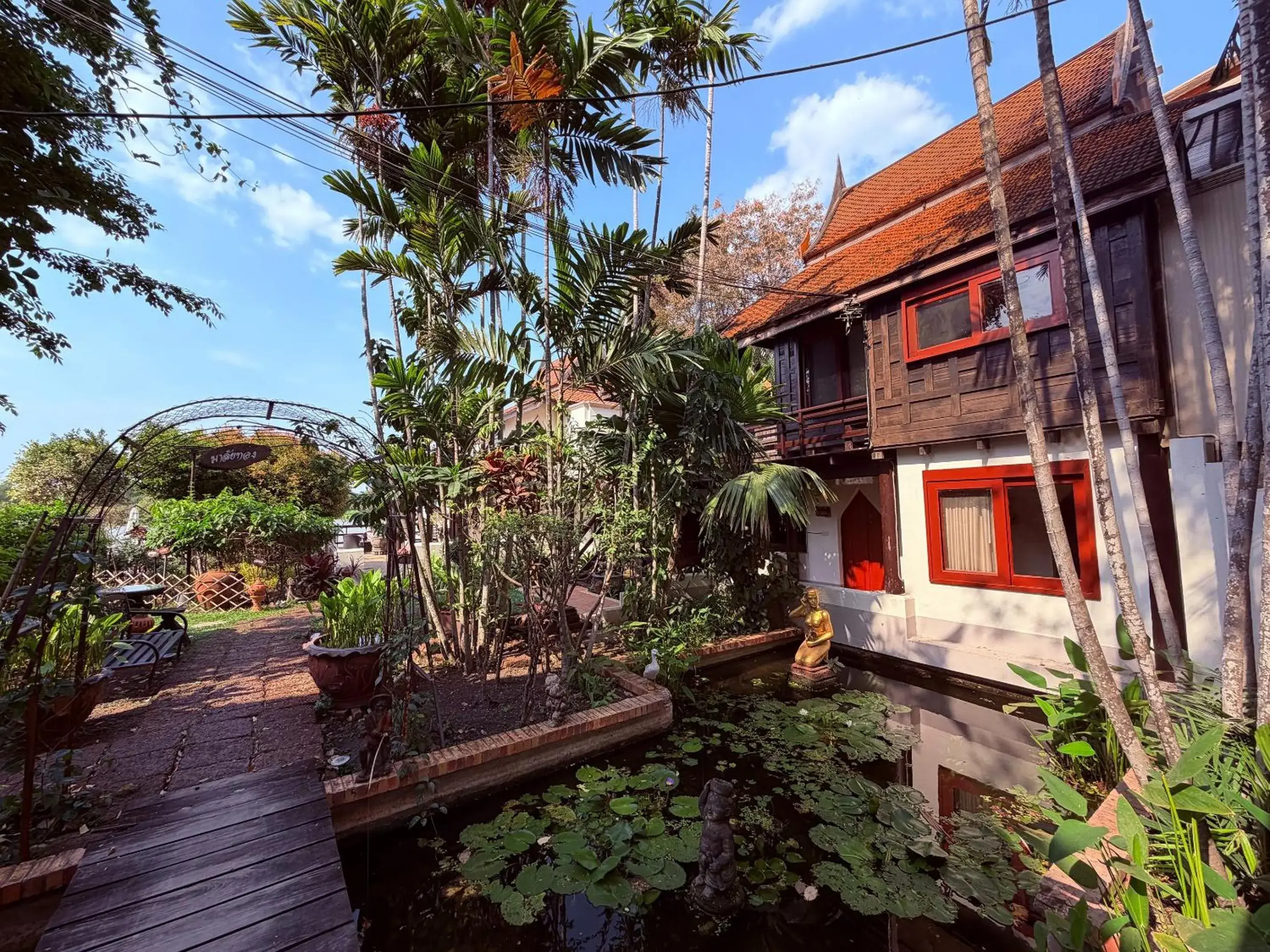 Property building in Ayutthaya Garden River Home Property building in Ayutthaya Garden River Home