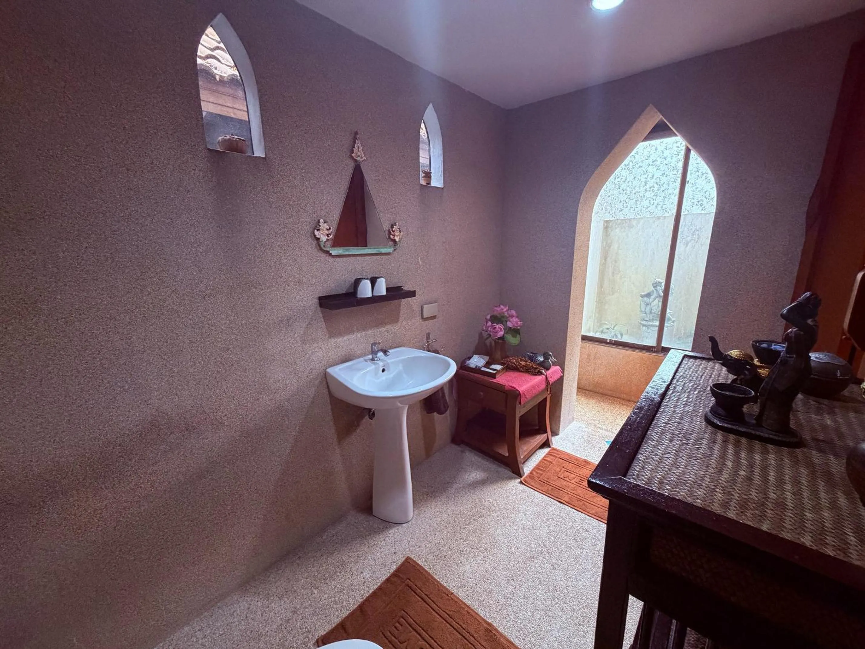 Bathroom in Ayutthaya Garden River Home