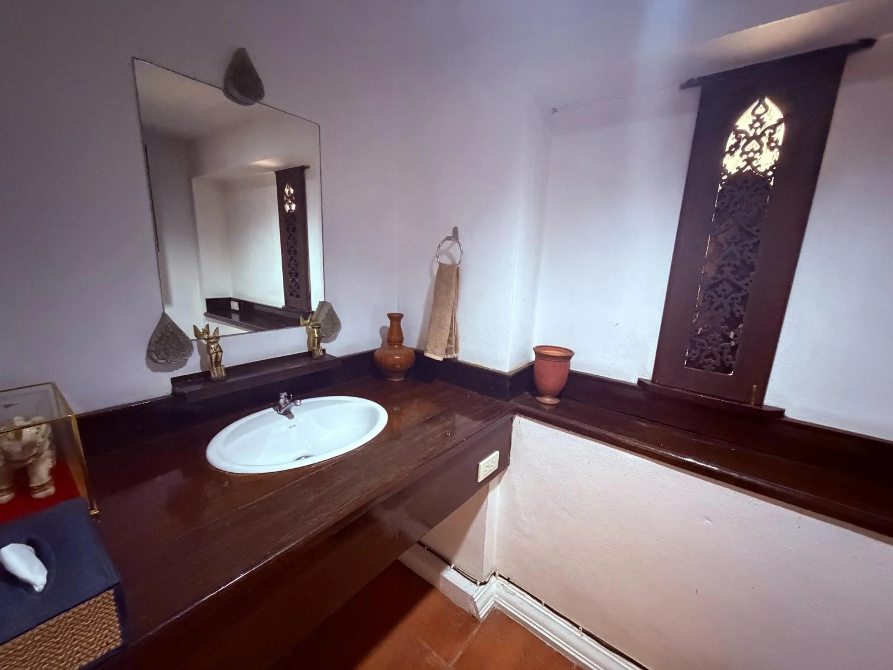 Bathroom in Ayutthaya Garden River Home